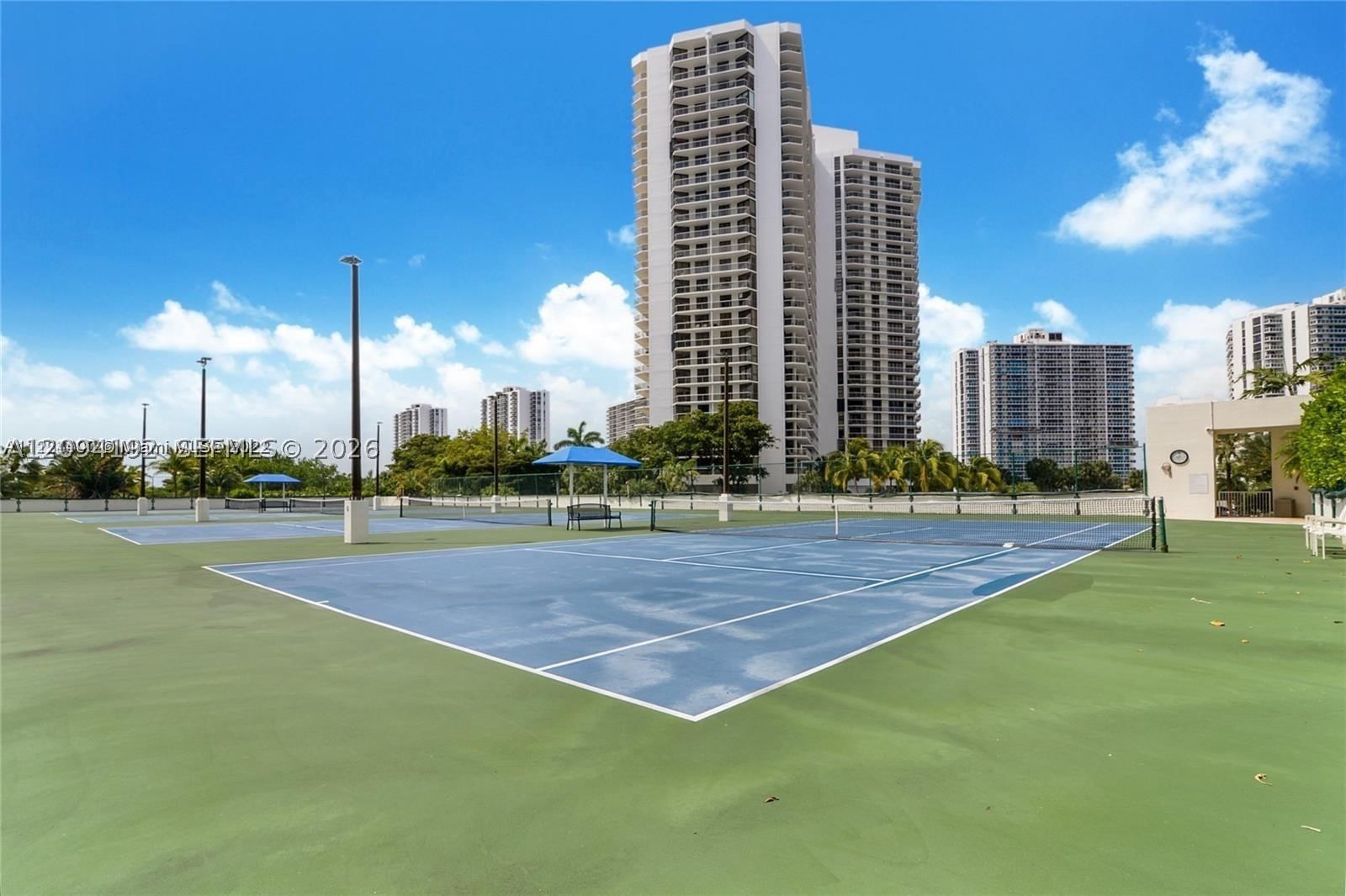 Real estate property located at 20281 Country Club Dr #305, Miami-dade, Hamptons West Condo, Aventura, FL