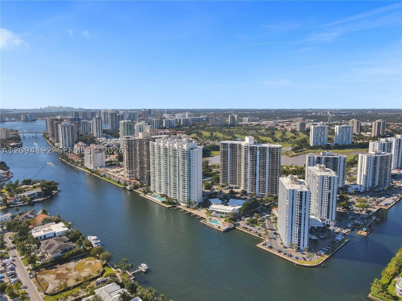 Real estate property located at 20281 Country Club Dr #305, Miami-dade, Hamptons West Condo, Aventura, FL