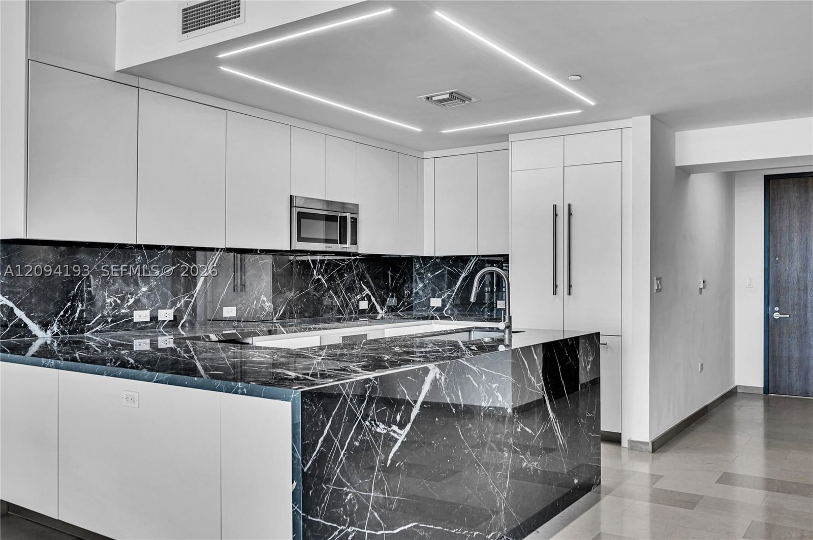 Real estate property located at 88 7th St #806, Miami-dade, Rise Condo, Miami, FL