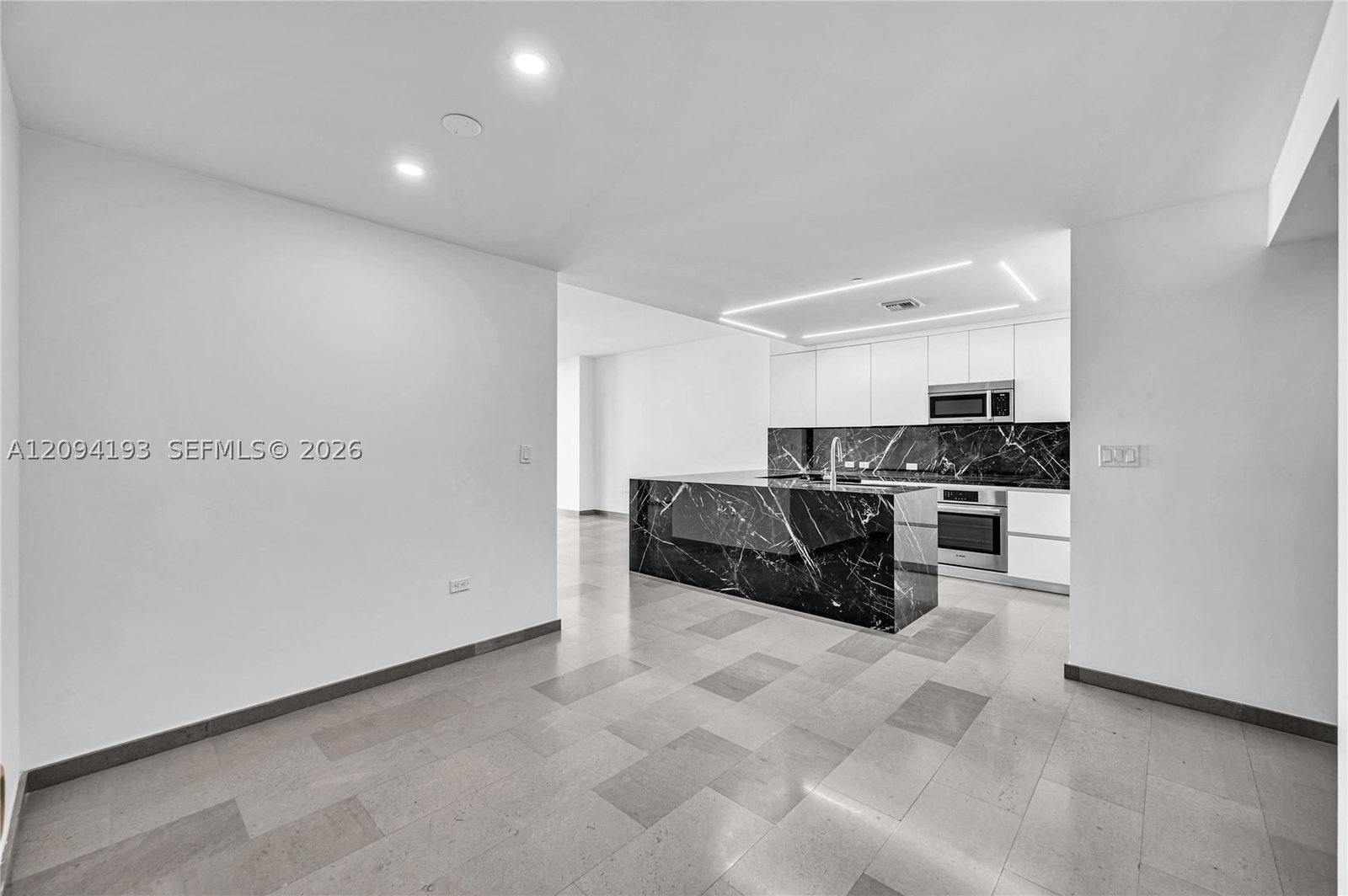 Real estate property located at 88 7th St #806, Miami-dade, Rise Condo, Miami, FL