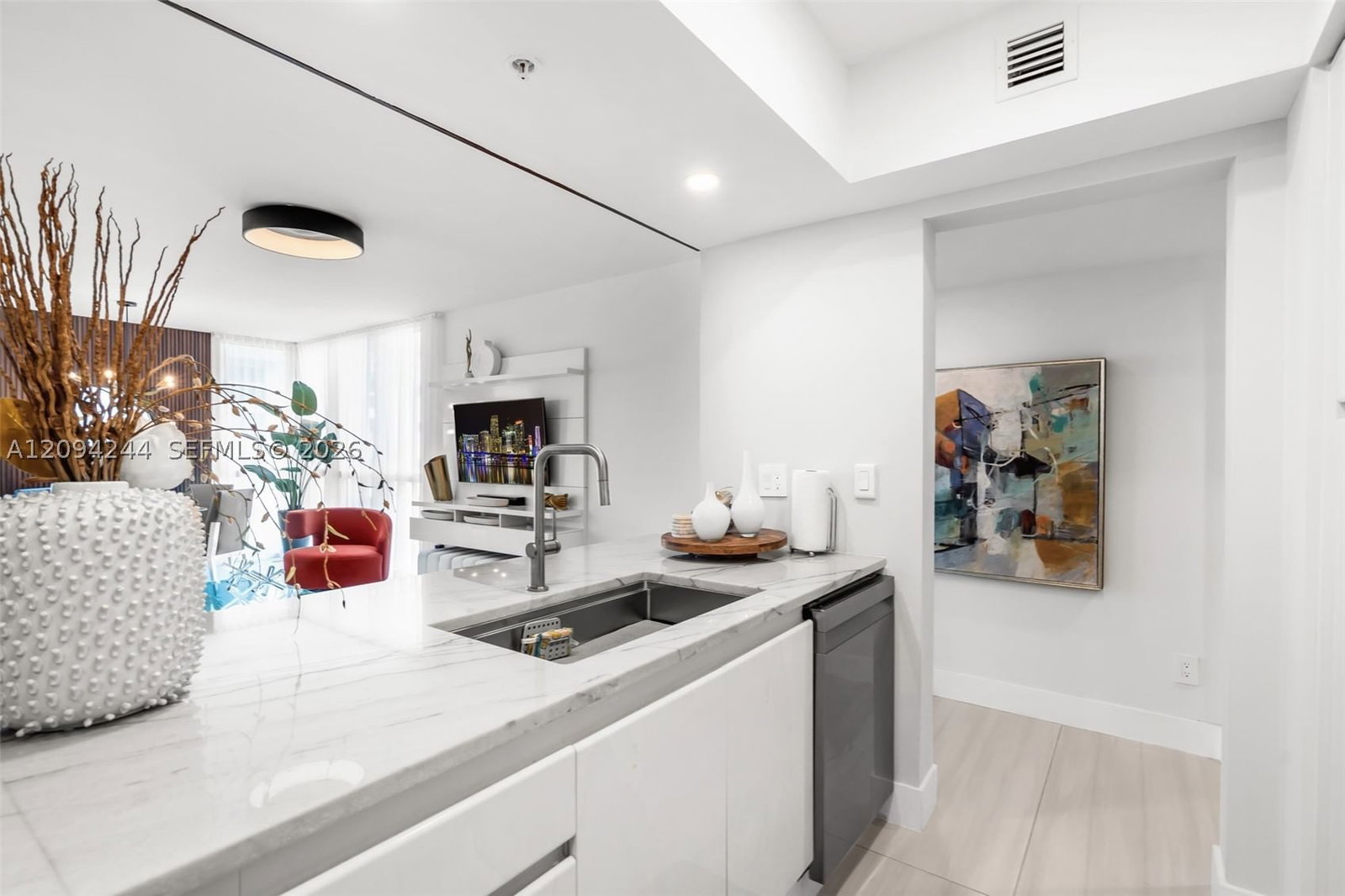 Real estate property located at 1500 OCEAN DR #707, Miami-dade, 1500 Ocean Drive Condo, Miami Beach, FL