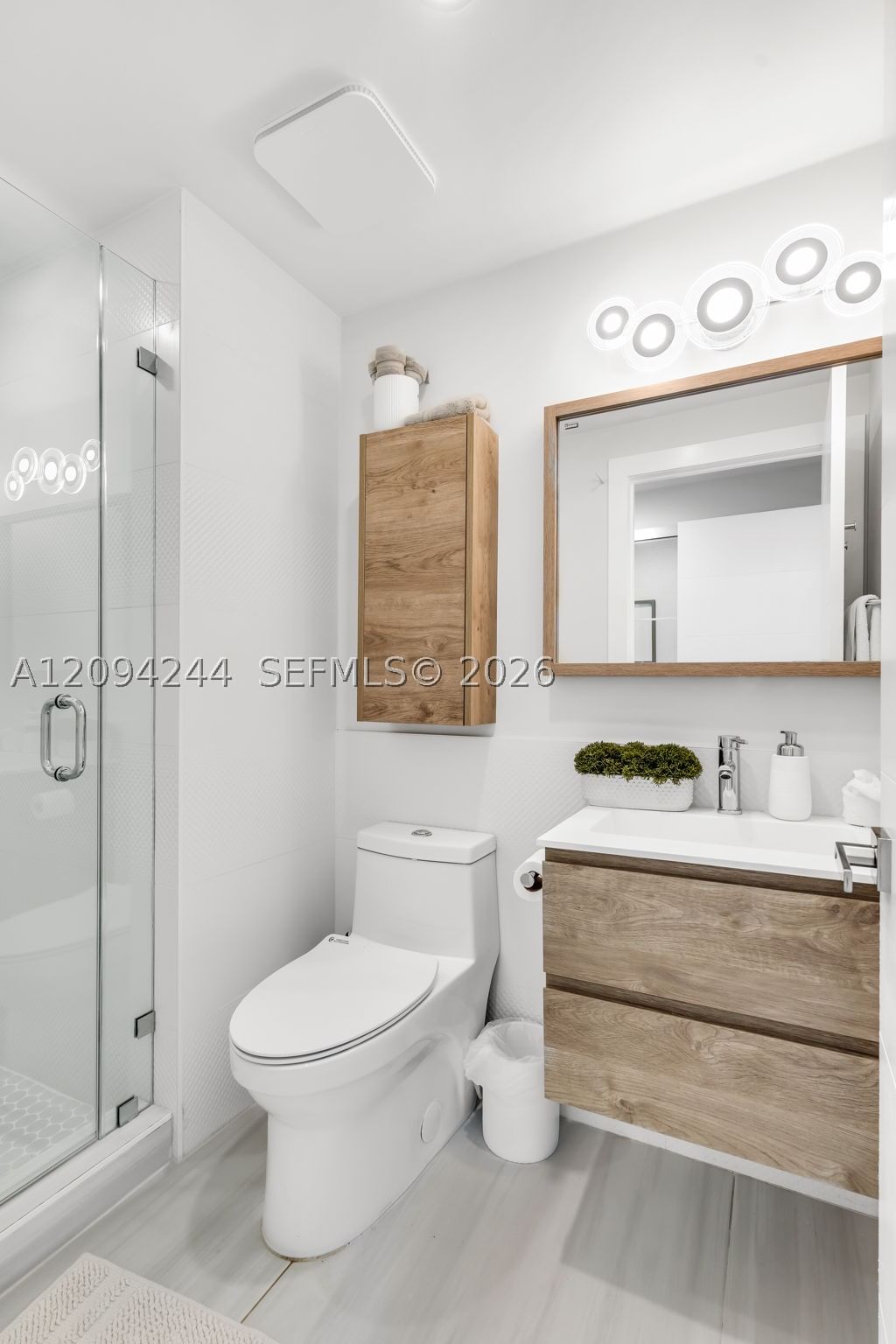 Real estate property located at 1500 OCEAN DR #707, Miami-dade, 1500 Ocean Drive Condo, Miami Beach, FL