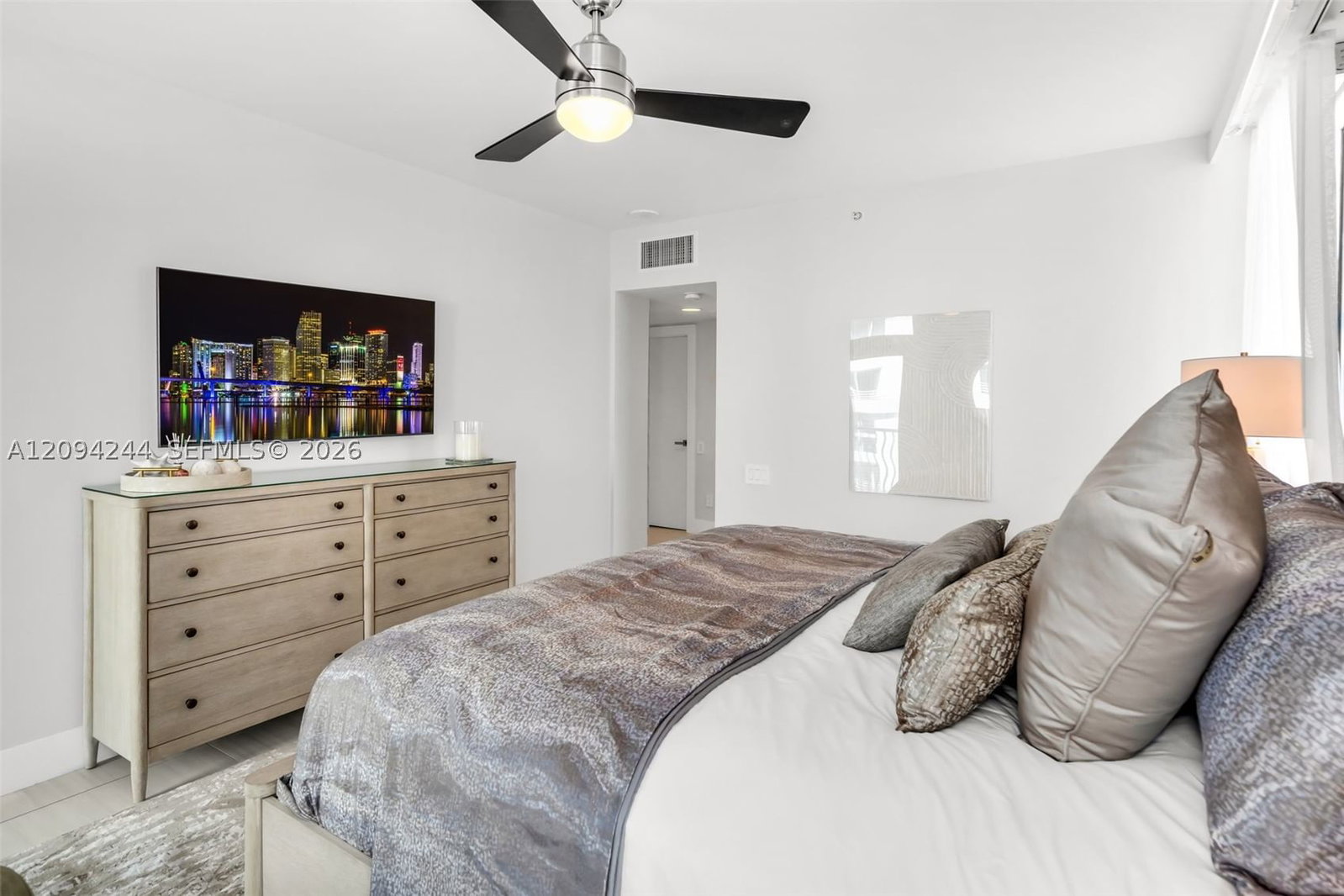 Real estate property located at 1500 OCEAN DR #707, Miami-dade, 1500 Ocean Drive Condo, Miami Beach, FL
