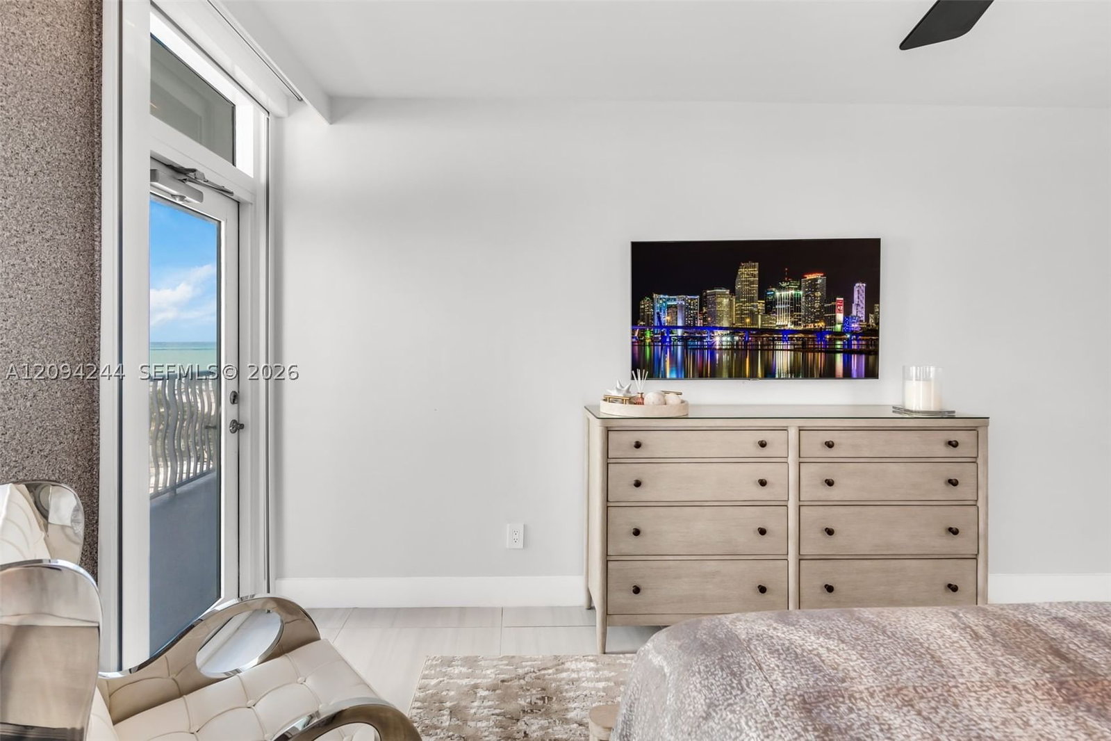 Real estate property located at 1500 OCEAN DR #707, Miami-dade, 1500 Ocean Drive Condo, Miami Beach, FL