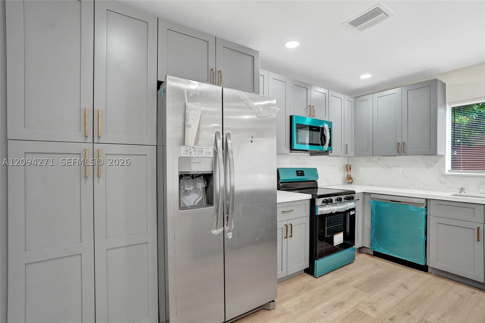 Real estate property located at 8741 10th St, Broward, Cinnamon Place V, Pembroke Pines, FL