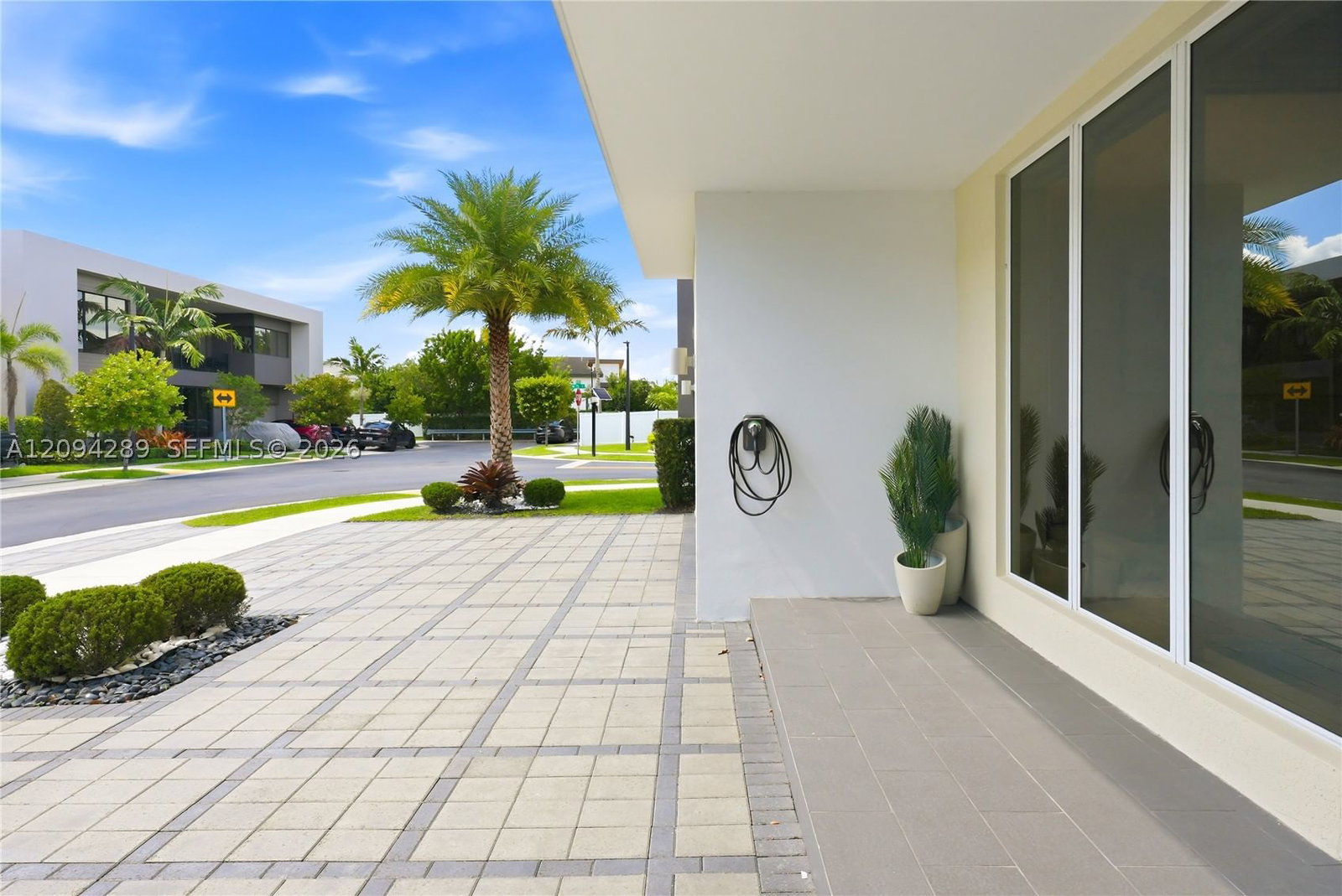 Real estate property located at 7525 103rd Pl, Miami-dade, Doral Commons Residential, Doral, FL
