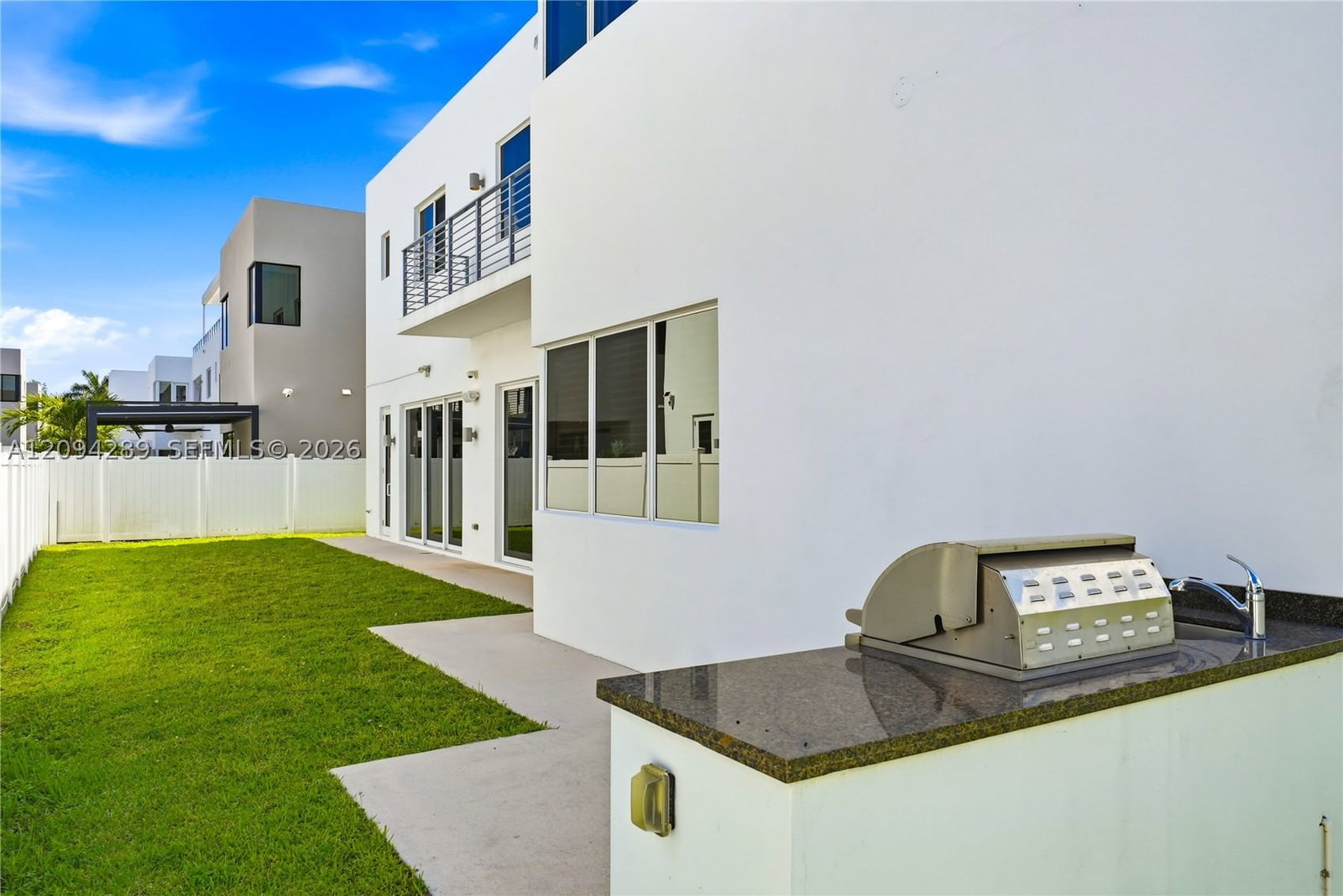 Real estate property located at 7525 103rd Pl, Miami-dade, Doral Commons Residential, Doral, FL