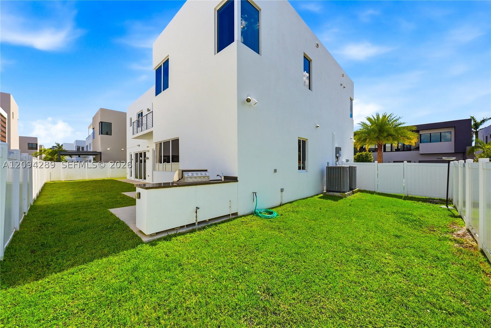 Real estate property located at 7525 103rd Pl, Miami-dade, Doral Commons Residential, Doral, FL