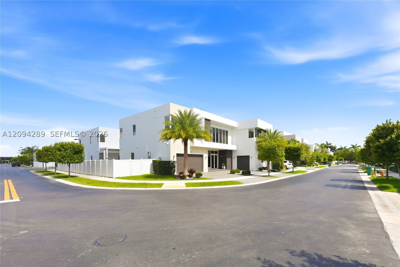Real estate property located at 7525 103rd Pl, Miami-dade, Doral Commons Residential, Doral, FL