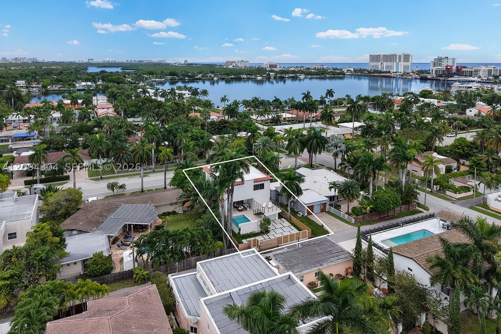 Real estate property located at 908 Tyler St, Broward, Hollywood Lakes Section, Hollywood, FL