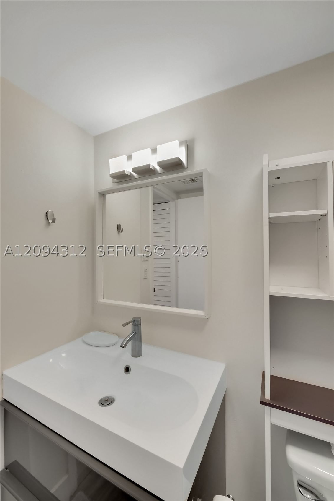 Real estate property located at 100 Bayview Dr #1008, Miami-dade, Arlen House East Condo, Sunny Isles Beach, FL