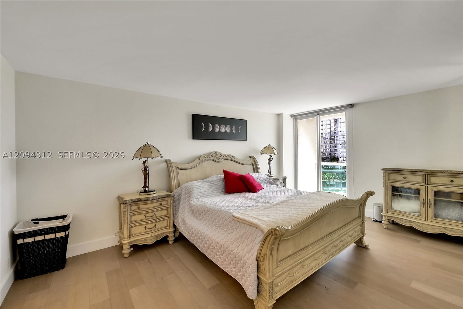 Real estate property located at 100 Bayview Dr #1008, Miami-dade, Arlen House East Condo, Sunny Isles Beach, FL