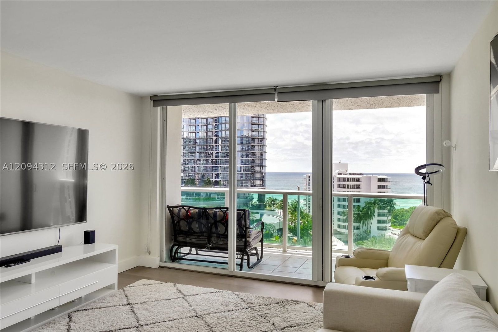Real estate property located at 100 Bayview Dr #1008, Miami-dade, Arlen House East Condo, Sunny Isles Beach, FL