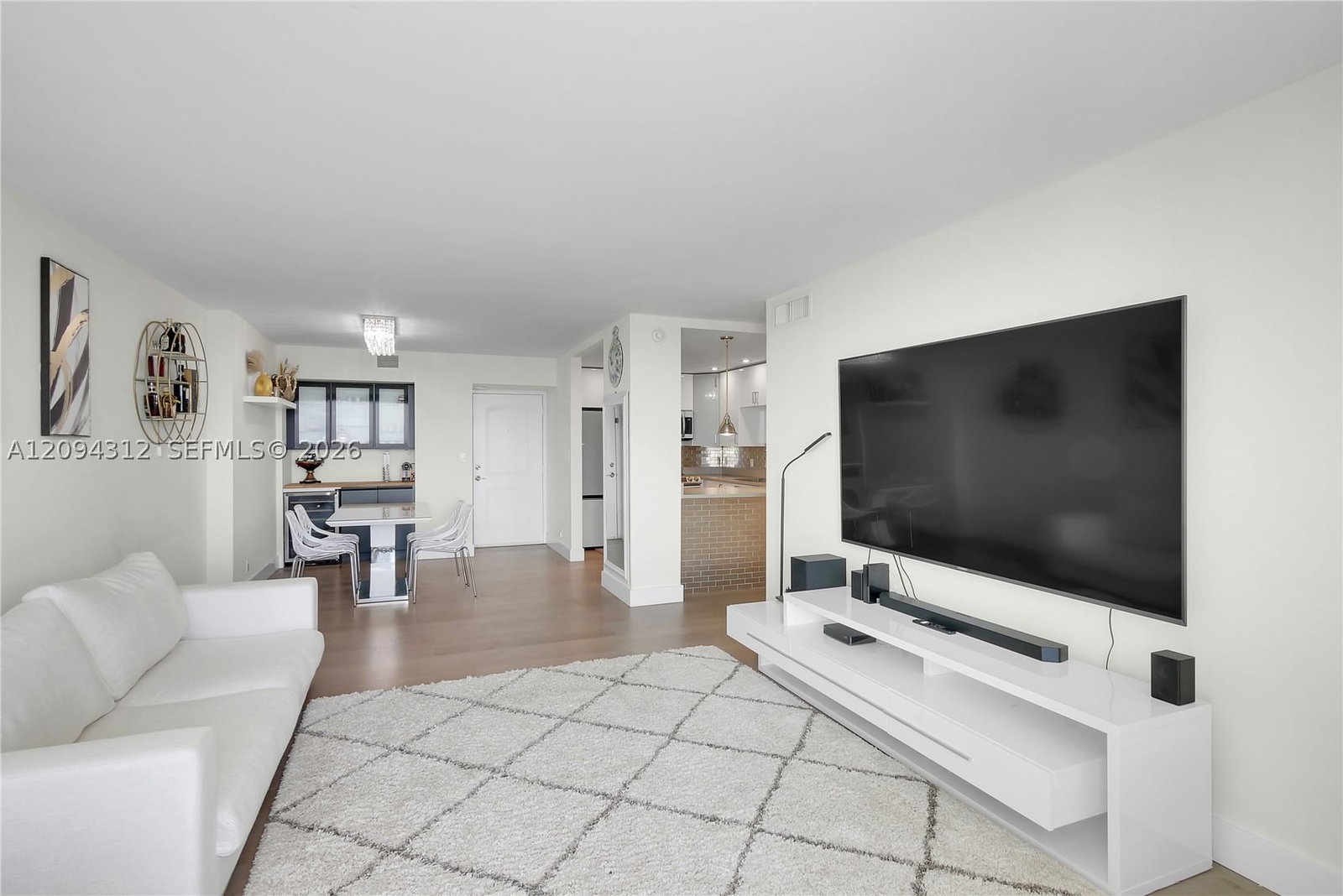 Real estate property located at 100 Bayview Dr #1008, Miami-dade, Arlen House East Condo, Sunny Isles Beach, FL