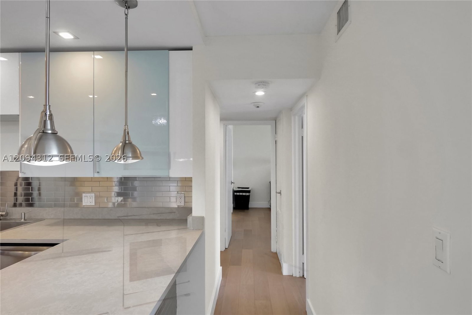 Real estate property located at 100 Bayview Dr #1008, Miami-dade, Arlen House East Condo, Sunny Isles Beach, FL
