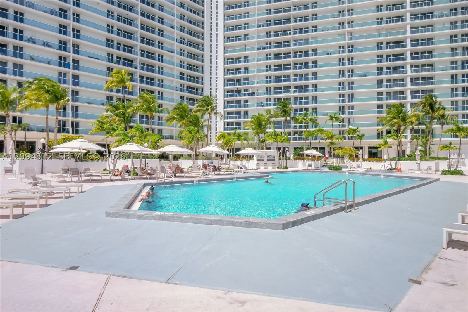 Real estate property located at 100 Bayview Dr #1008, Miami-dade, Arlen House East Condo, Sunny Isles Beach, FL
