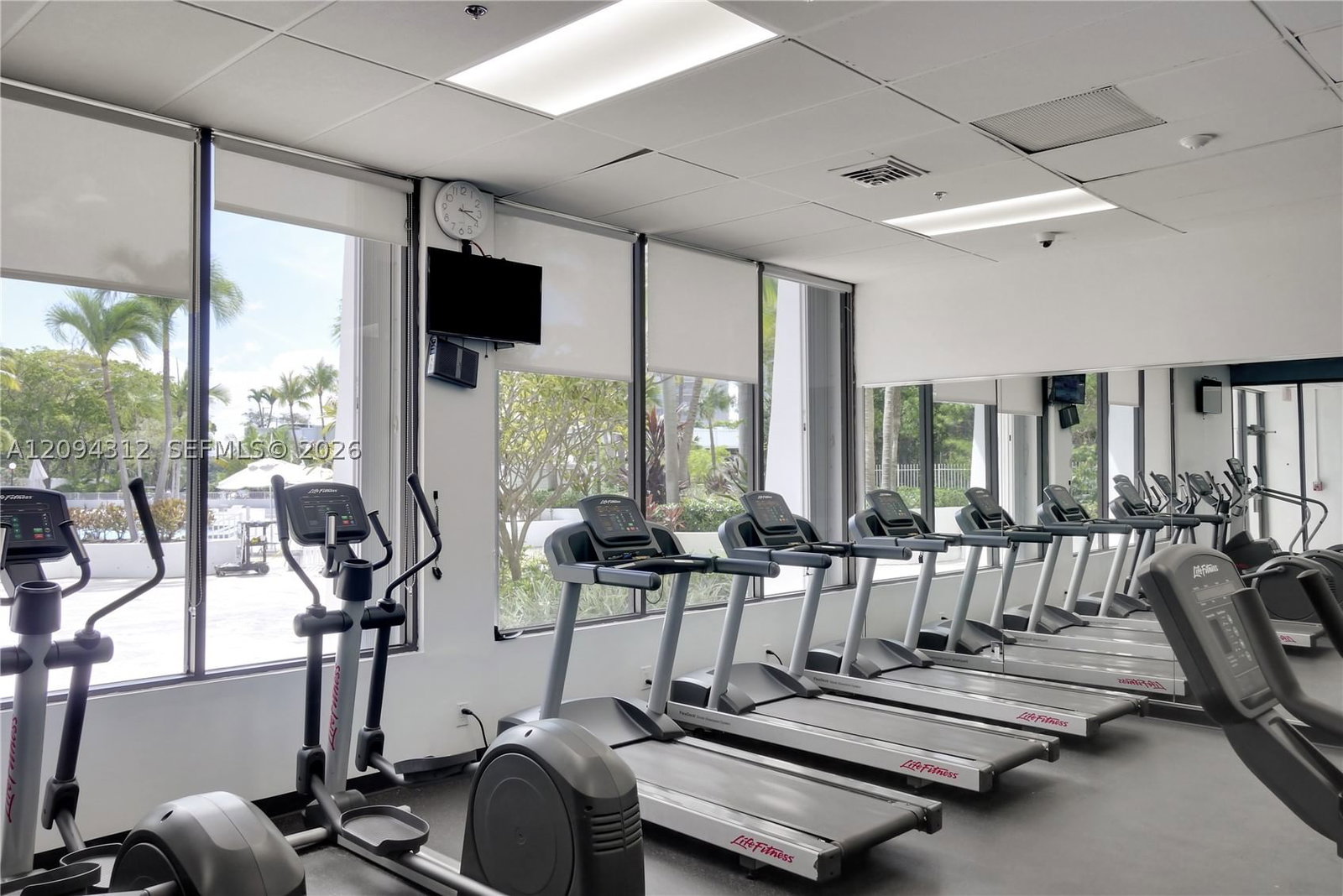 Real estate property located at 100 Bayview Dr #1008, Miami-dade, Arlen House East Condo, Sunny Isles Beach, FL