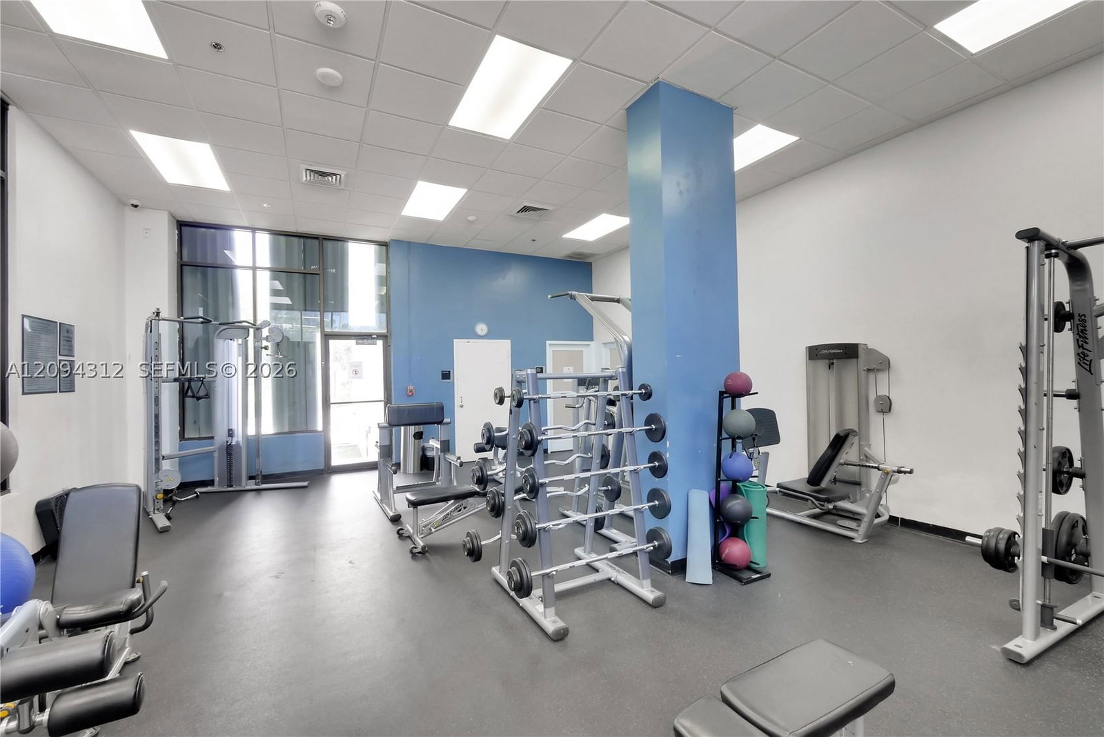 Real estate property located at 100 Bayview Dr #1008, Miami-dade, Arlen House East Condo, Sunny Isles Beach, FL