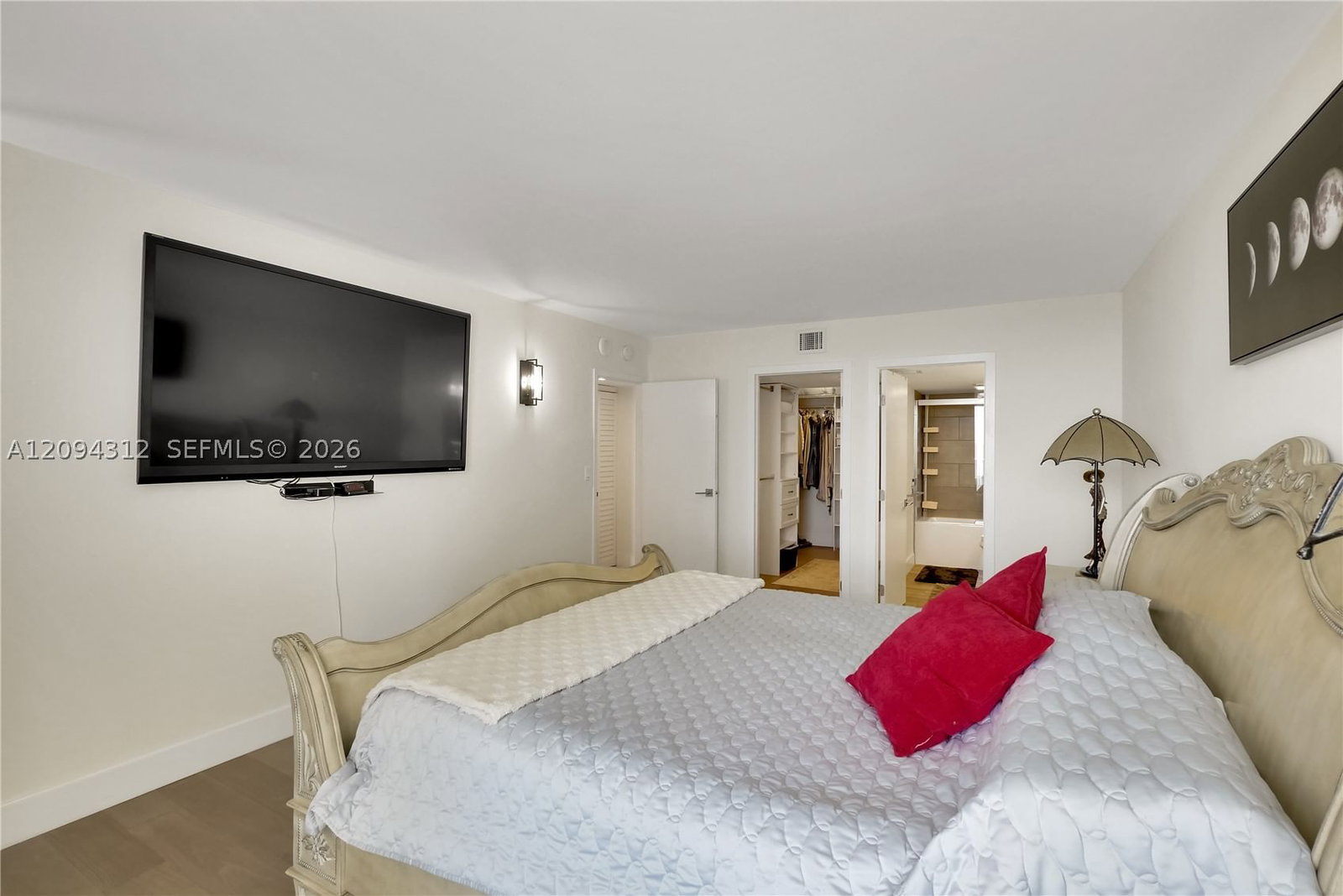 Real estate property located at 100 Bayview Dr #1008, Miami-dade, Arlen House East Condo, Sunny Isles Beach, FL