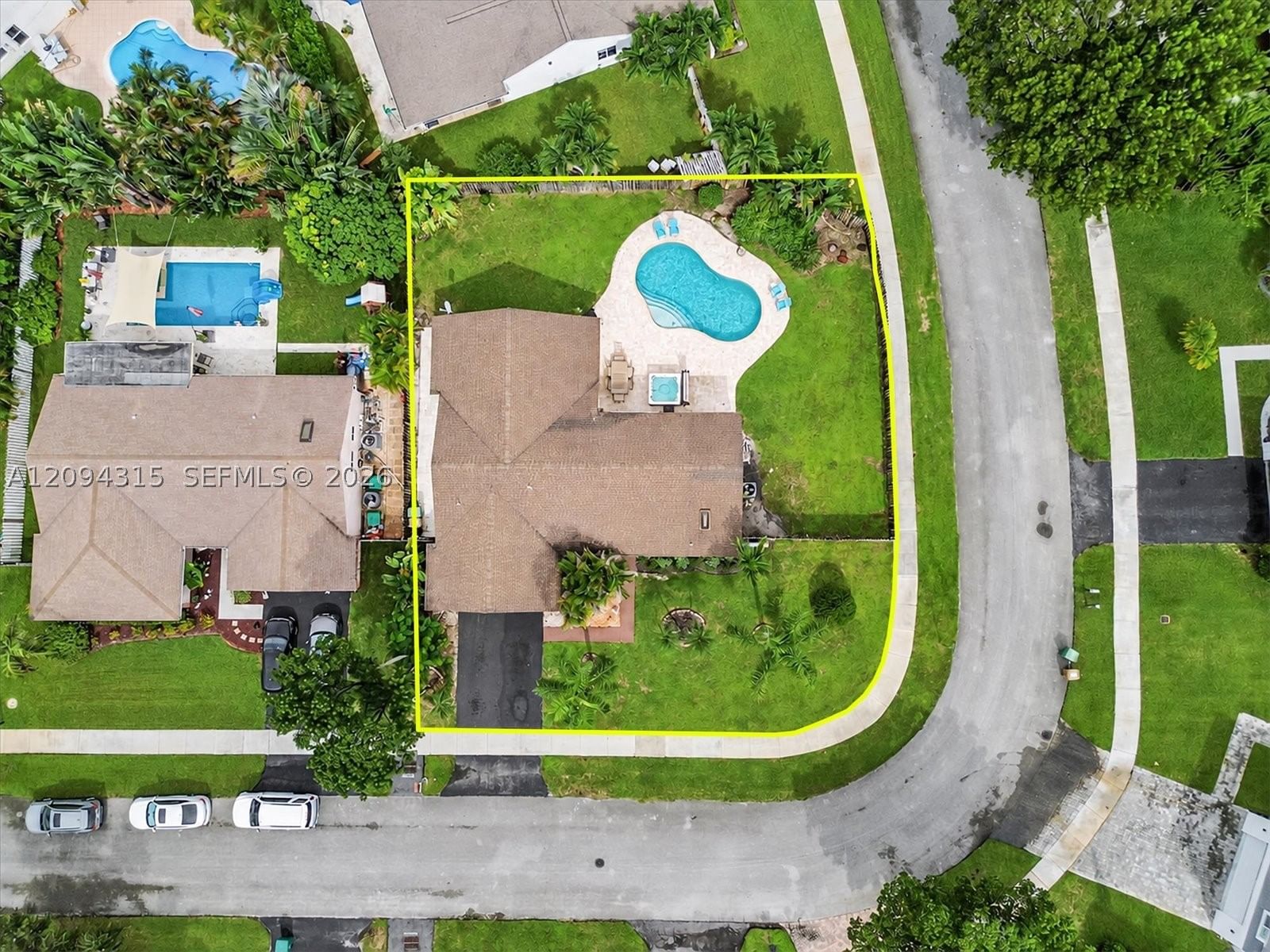 Real estate property located at 1061 Cedar Creek Way, Broward, Shenandoah Section Four, Davie, FL