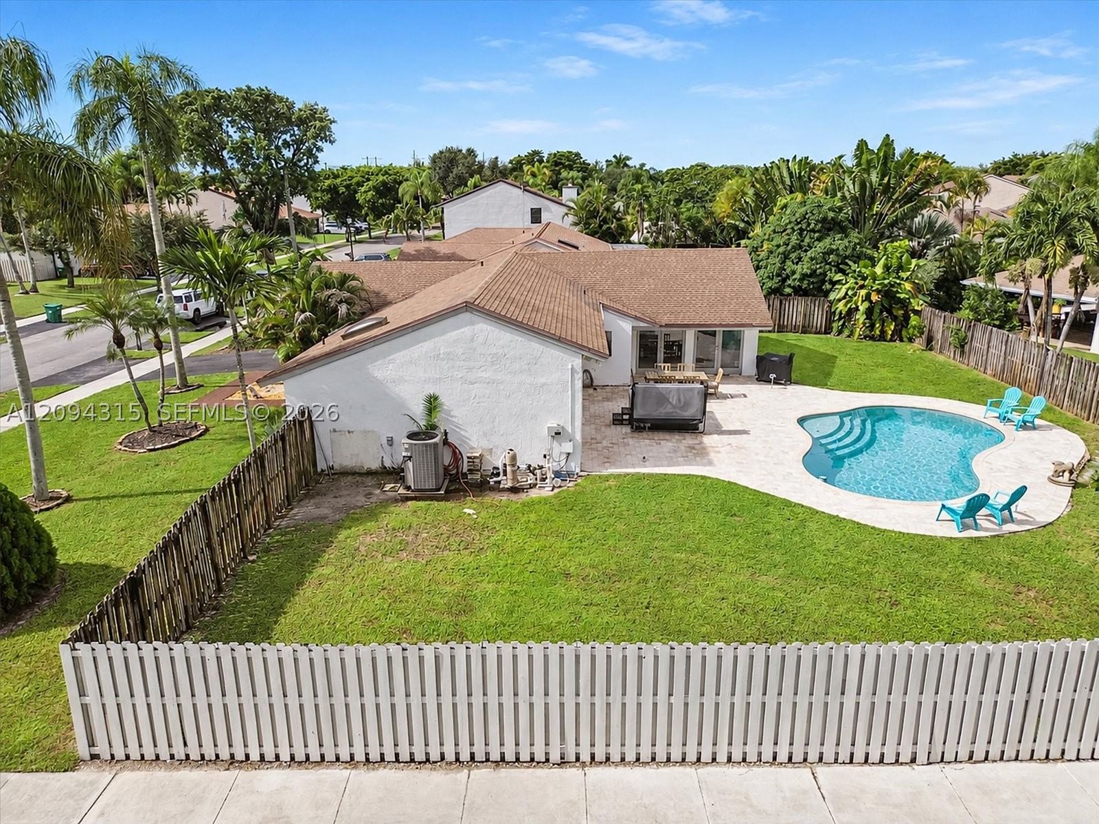 Real estate property located at 1061 Cedar Creek Way, Broward, Shenandoah Section Four, Davie, FL