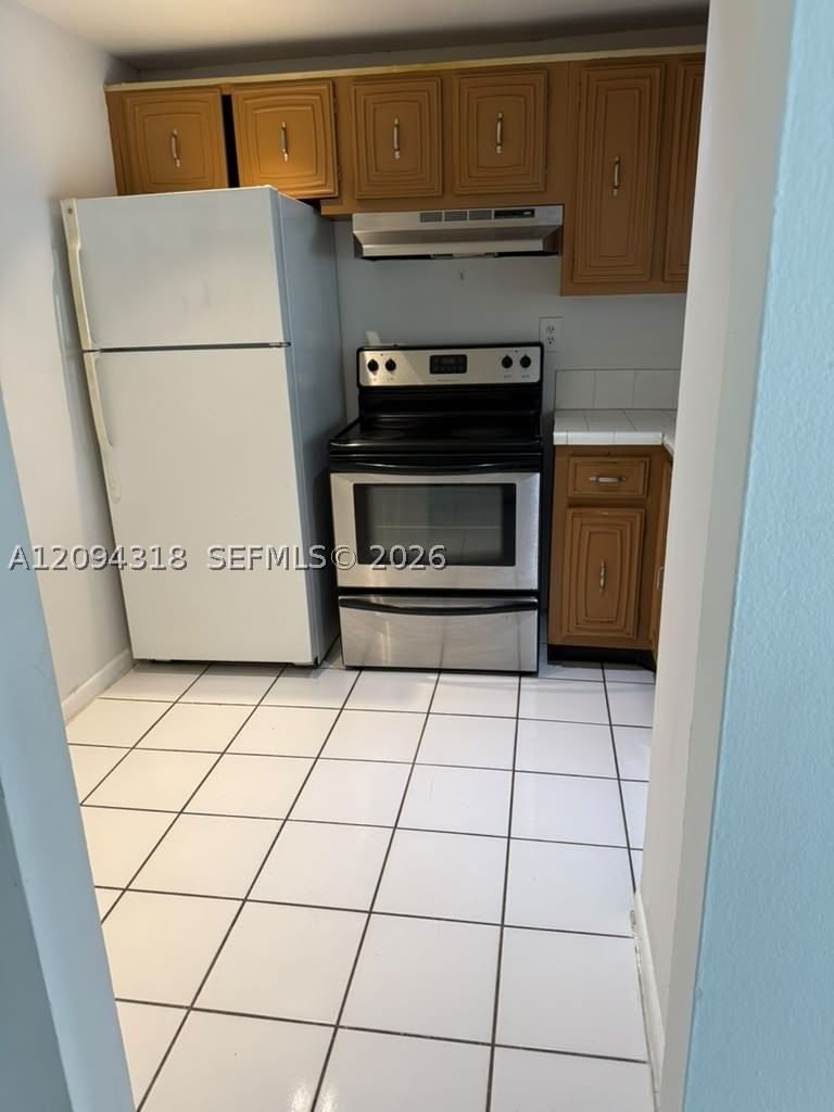 Real estate property located at 484 165th St Rd A-311, Miami-dade, Montecarlo Condo, Miami, FL