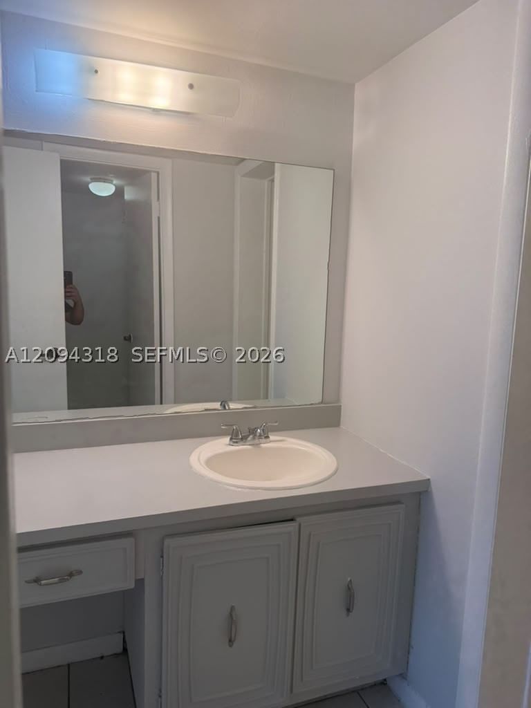 Real estate property located at 484 165th St Rd A-311, Miami-dade, Montecarlo Condo, Miami, FL