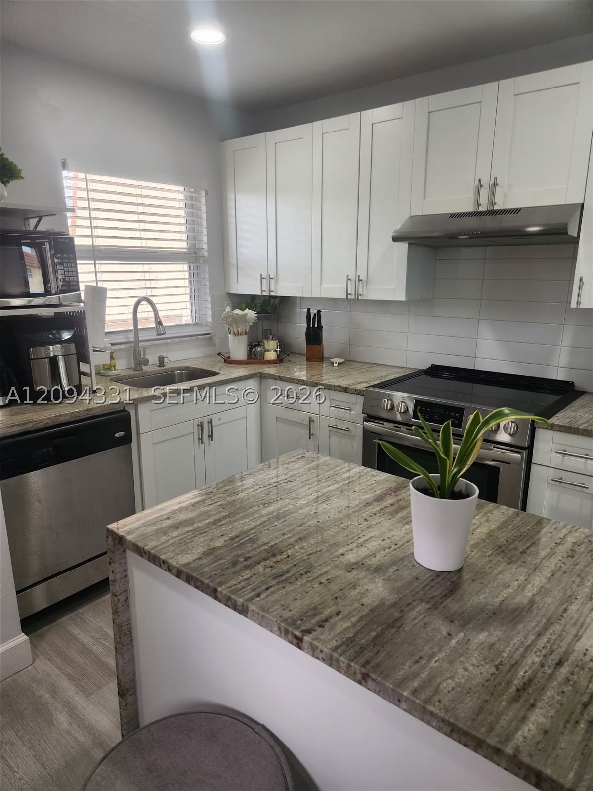Real estate property located at 8891 Sunrise Lakes Blvd #302, Broward, Sunrise Lakes 74 Condo, Sunrise, FL