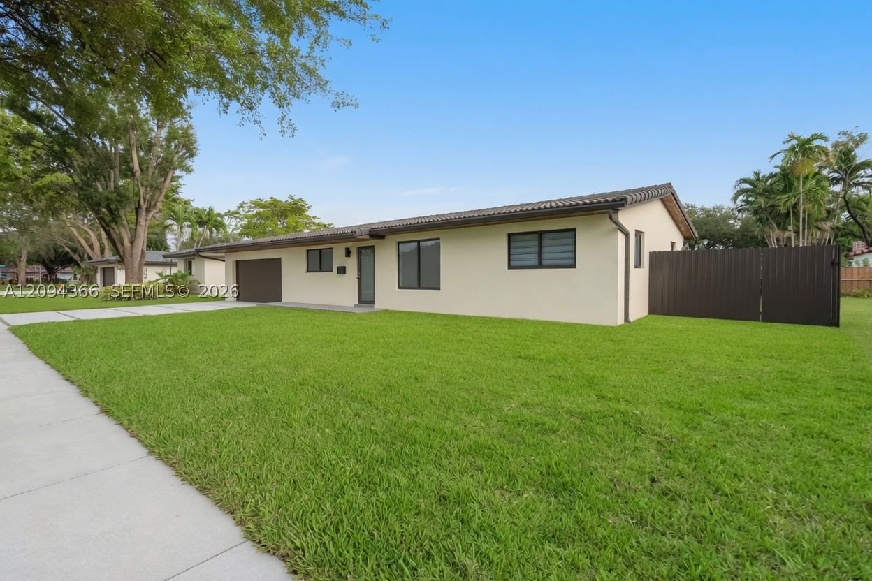 Real estate property located at 14515 Mahogany Ct, Miami-dade, Miami Lakes Sec 4, Miami Lakes, FL