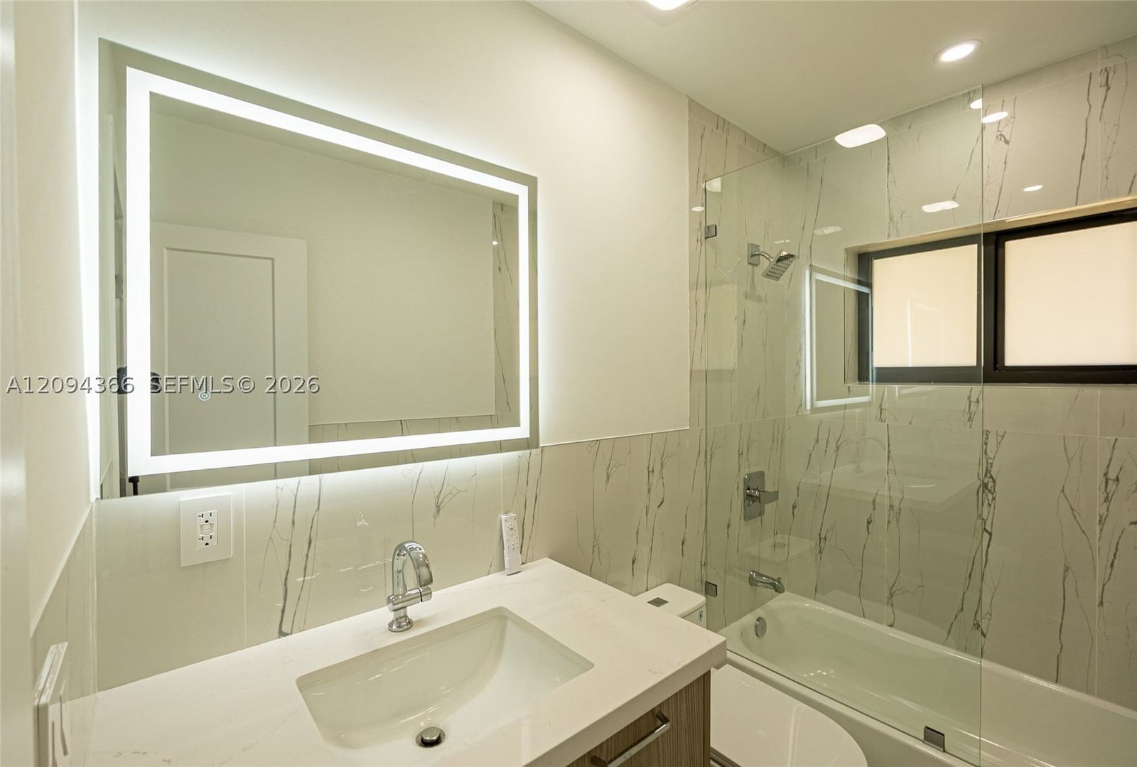 Real estate property located at 14515 Mahogany Ct, Miami-dade, Miami Lakes Sec 4, Miami Lakes, FL