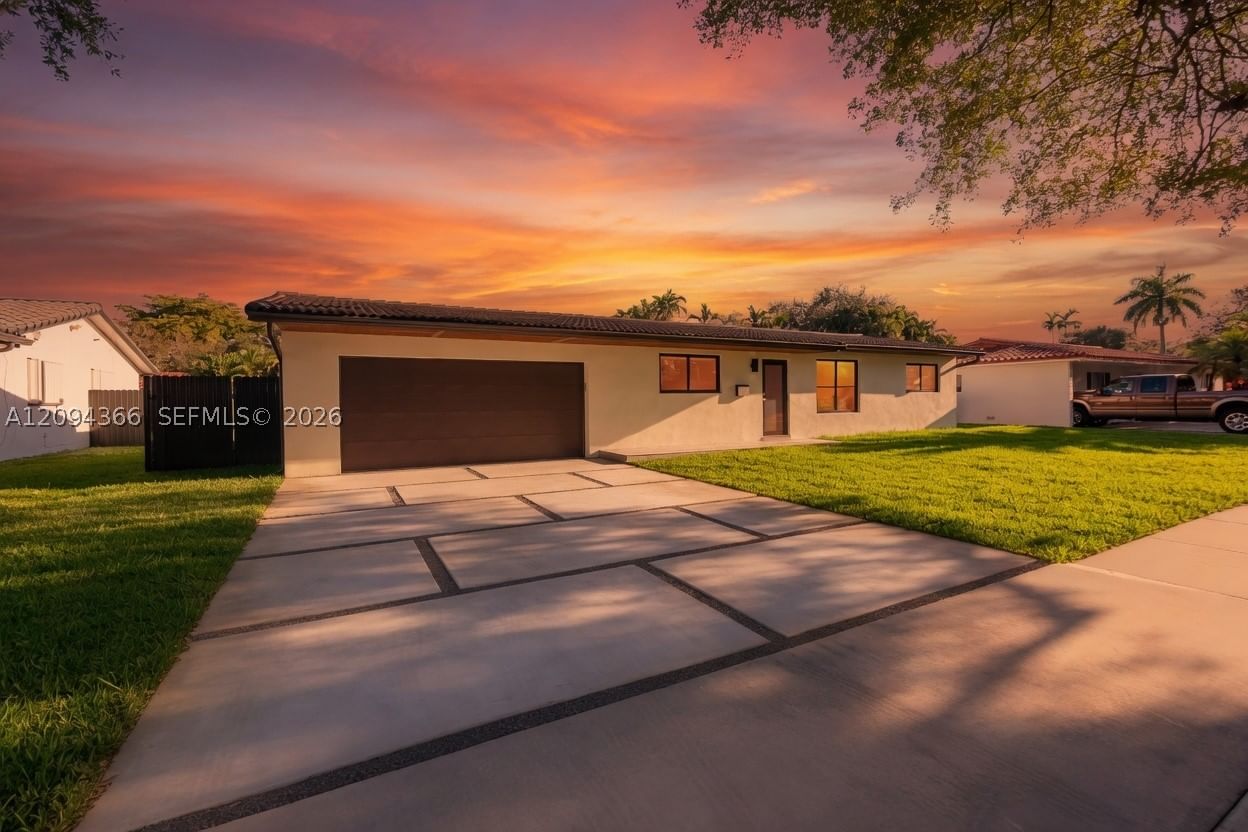 Real estate property located at 14515 Mahogany Ct, Miami-dade, Miami Lakes Sec 4, Miami Lakes, FL