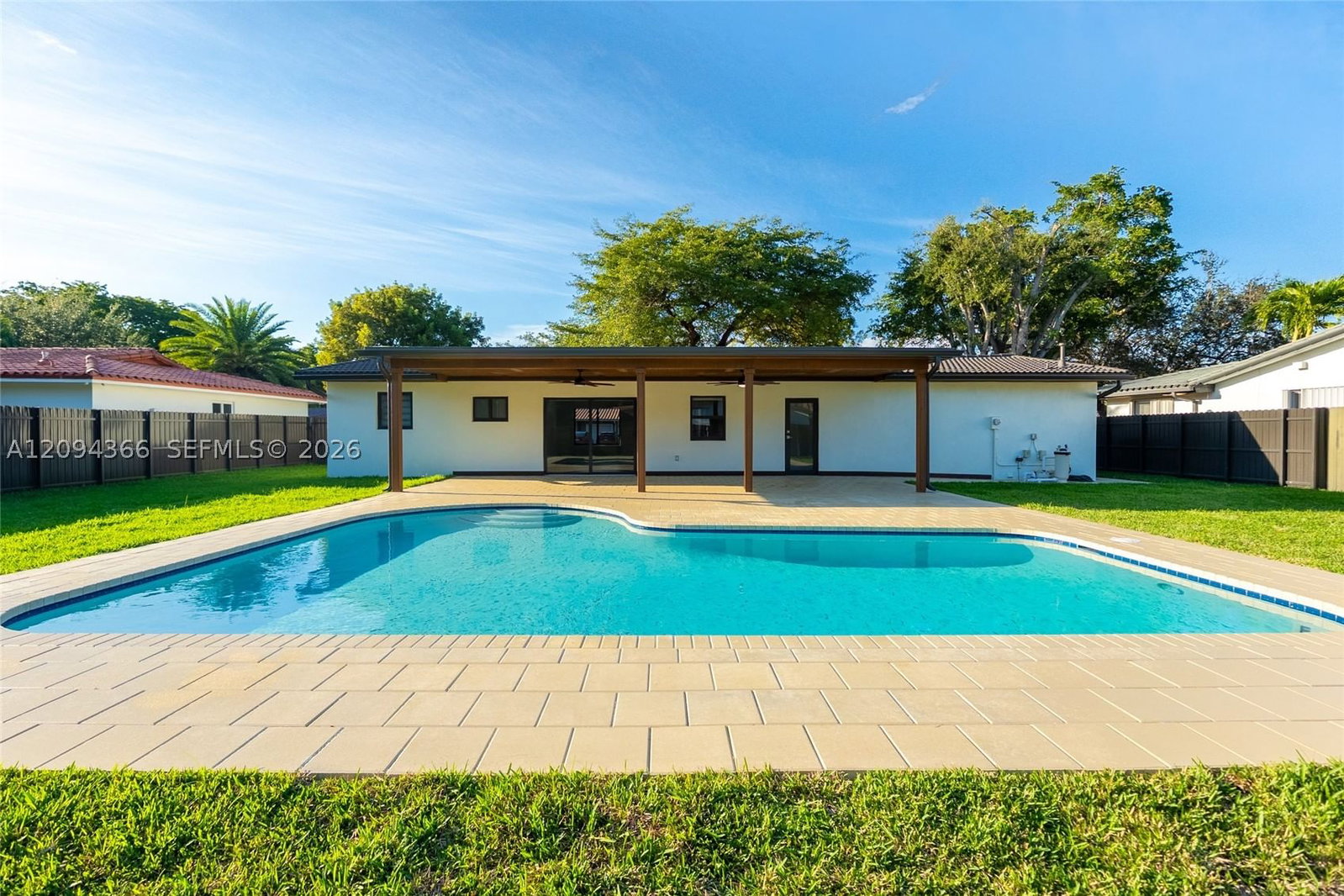 Real estate property located at 14515 Mahogany Ct, Miami-dade, Miami Lakes Sec 4, Miami Lakes, FL