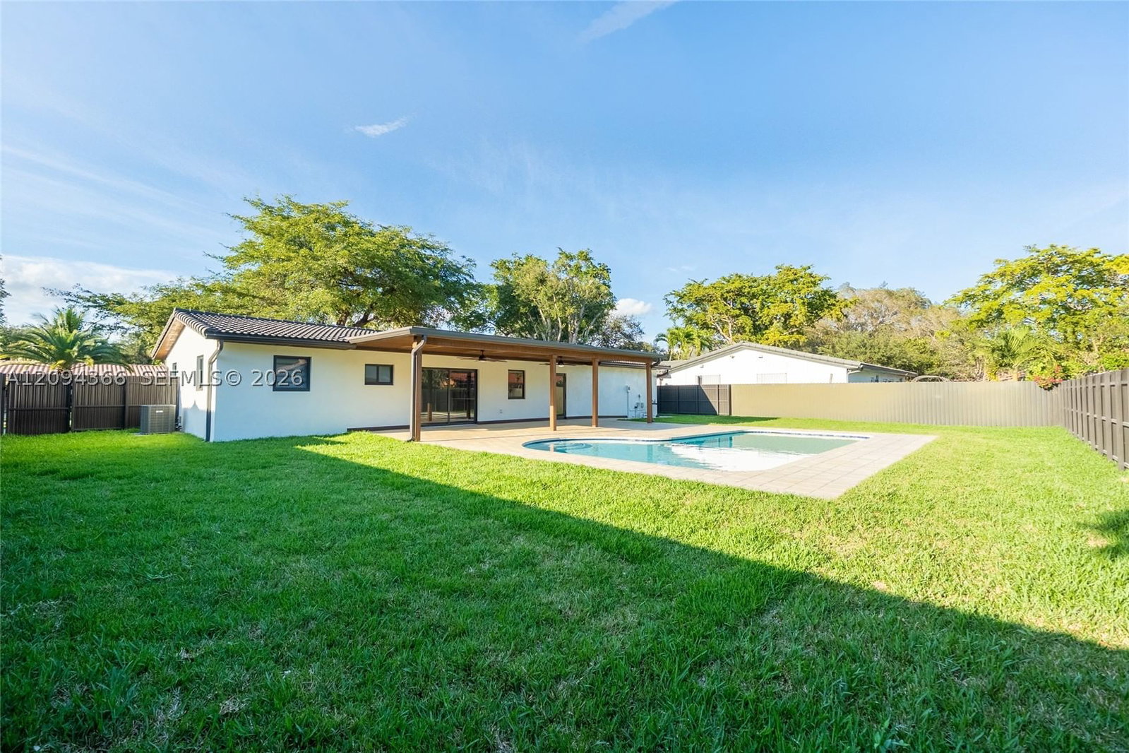 Real estate property located at 14515 Mahogany Ct, Miami-dade, Miami Lakes Sec 4, Miami Lakes, FL