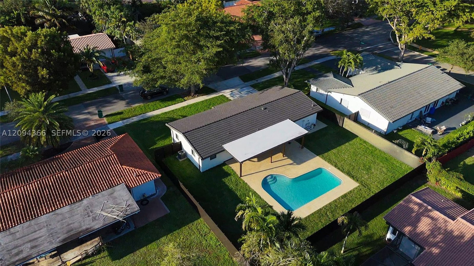 Real estate property located at 14515 Mahogany Ct, Miami-dade, Miami Lakes Sec 4, Miami Lakes, FL