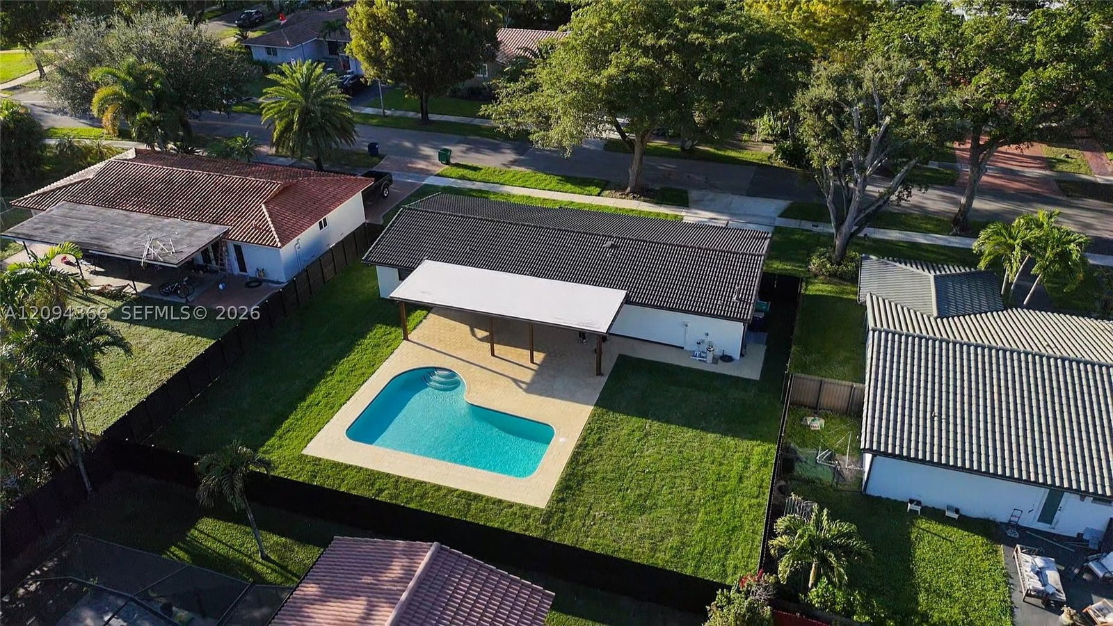 Real estate property located at 14515 Mahogany Ct, Miami-dade, Miami Lakes Sec 4, Miami Lakes, FL