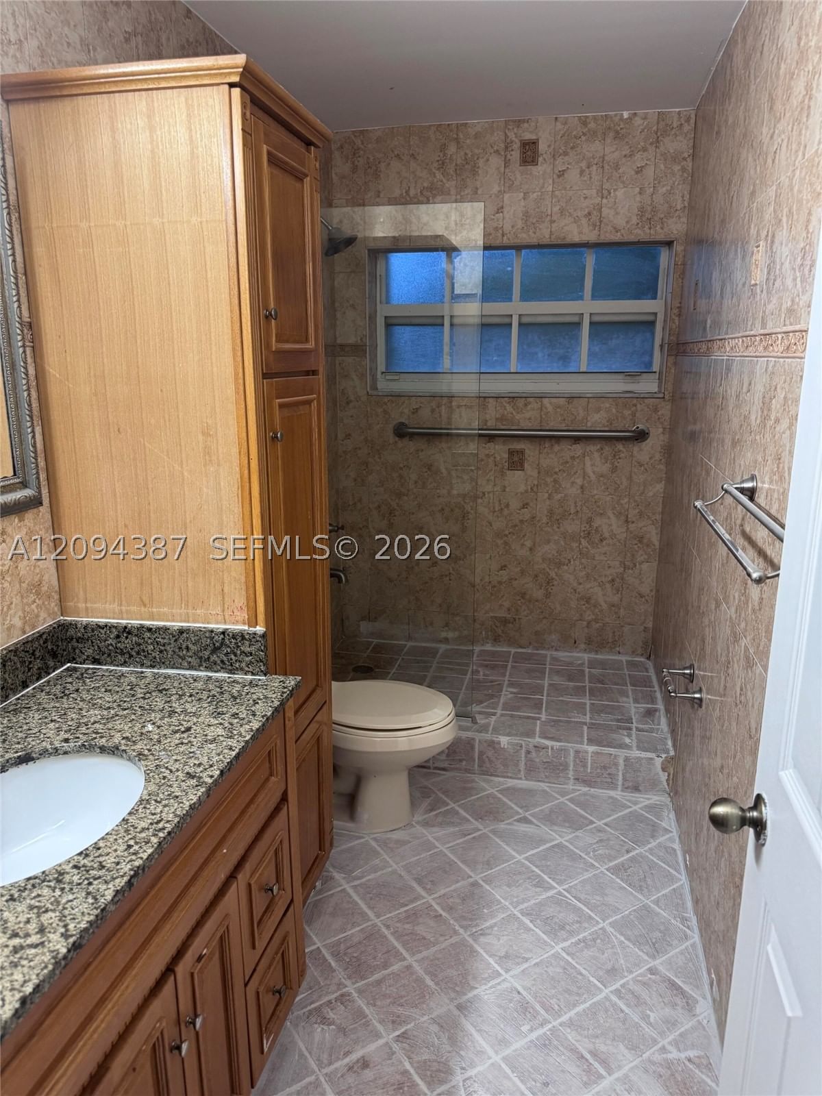 Real estate property located at 83 Gables Blvd, Broward, Bonaventure 82-43 B, Weston, FL