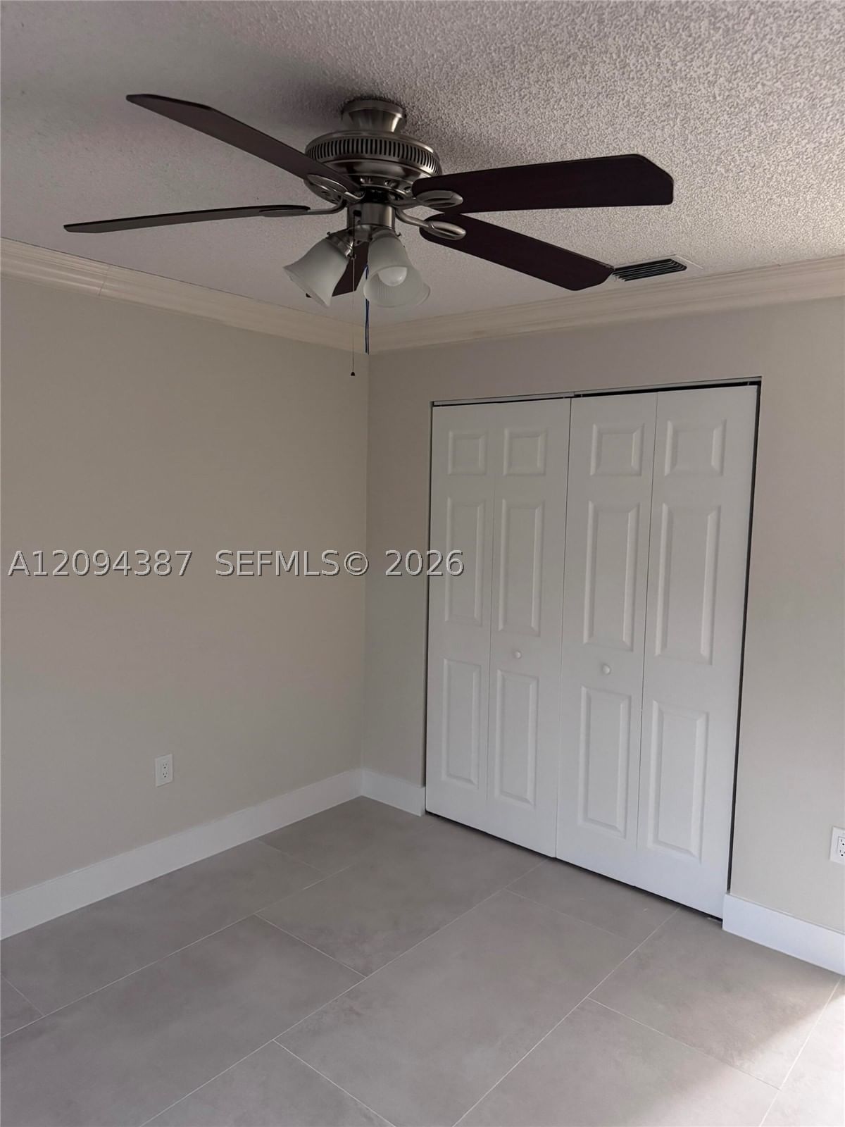 Real estate property located at 83 Gables Blvd, Broward, Bonaventure 82-43 B, Weston, FL