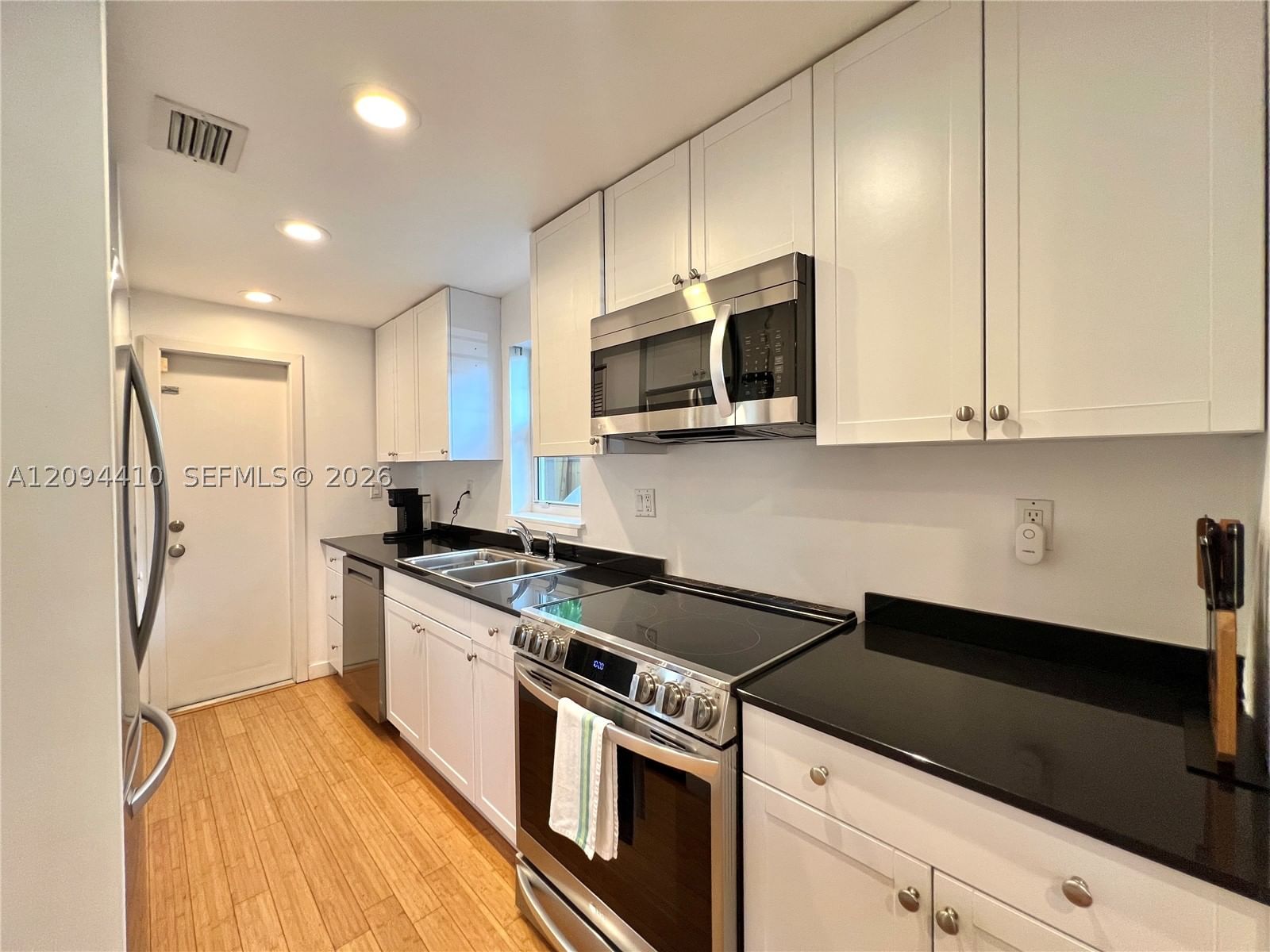 Real estate property located at 3158 Carter St, Miami-dade, Carters Addn To Coconut G, Miami, FL