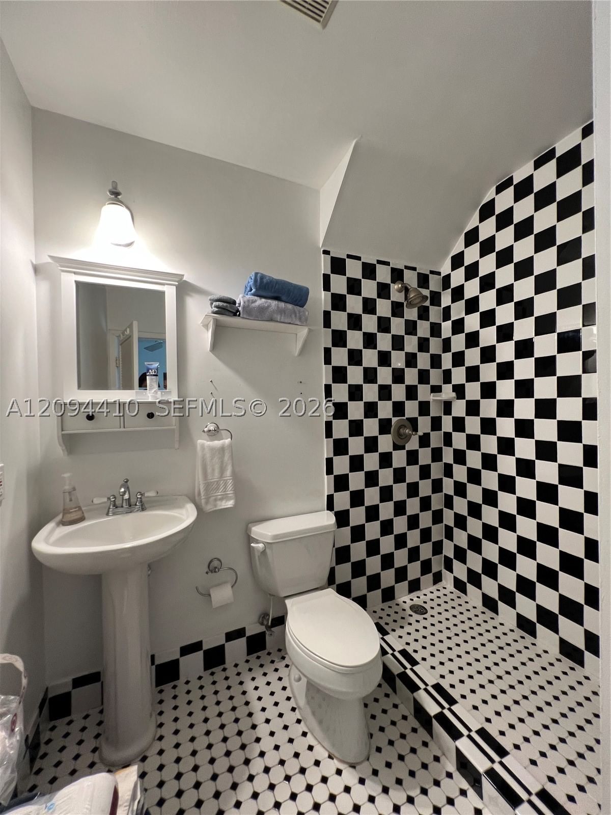 Real estate property located at 3158 Carter St, Miami-dade, Carters Addn To Coconut G, Miami, FL