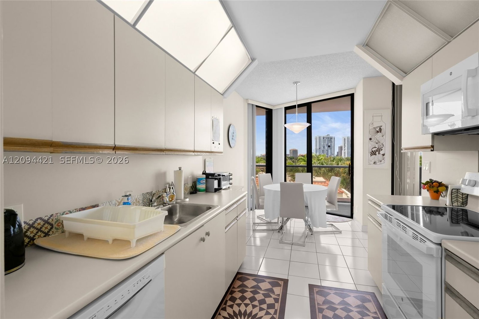 Real estate property located at 20281 Country Club Dr #403, Miami-dade, Hamptons West Condo, Aventura, FL