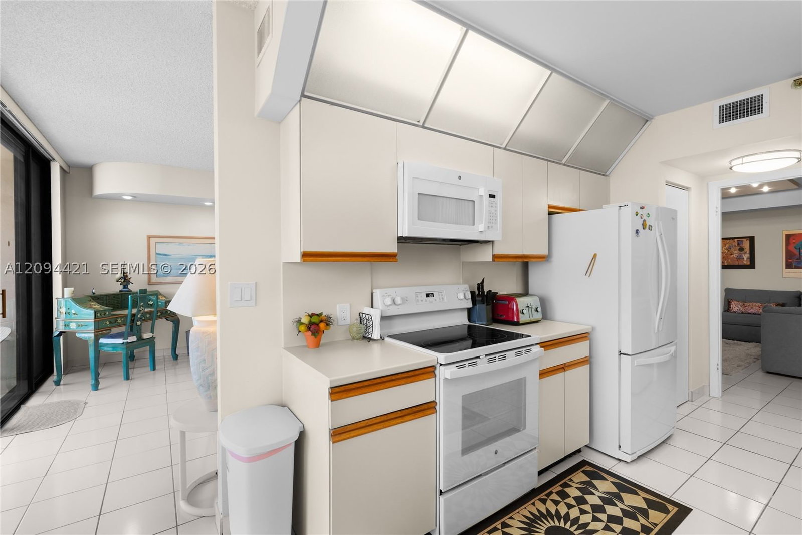 Real estate property located at 20281 Country Club Dr #403, Miami-dade, Hamptons West Condo, Aventura, FL