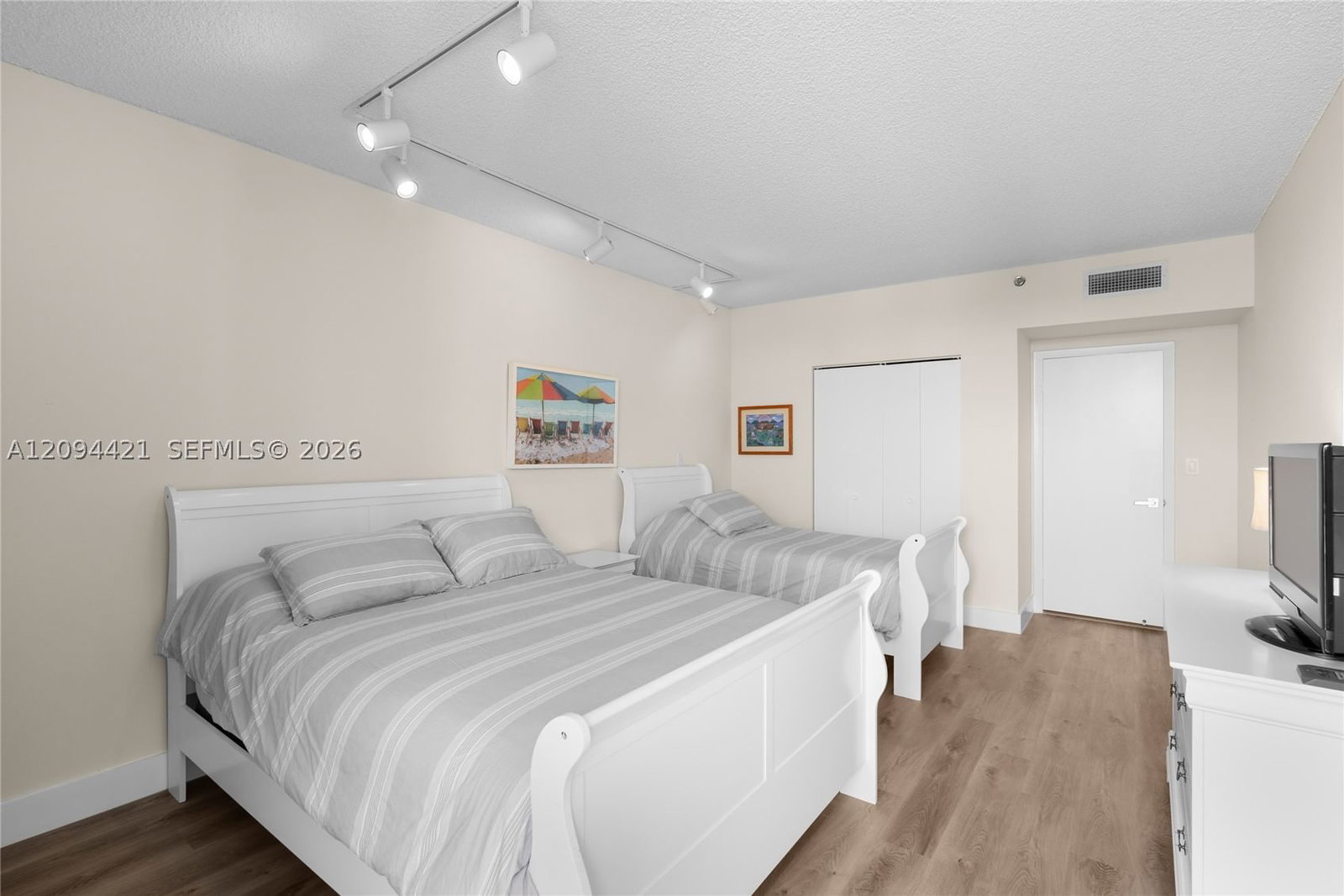 Real estate property located at 20281 Country Club Dr #403, Miami-dade, Hamptons West Condo, Aventura, FL