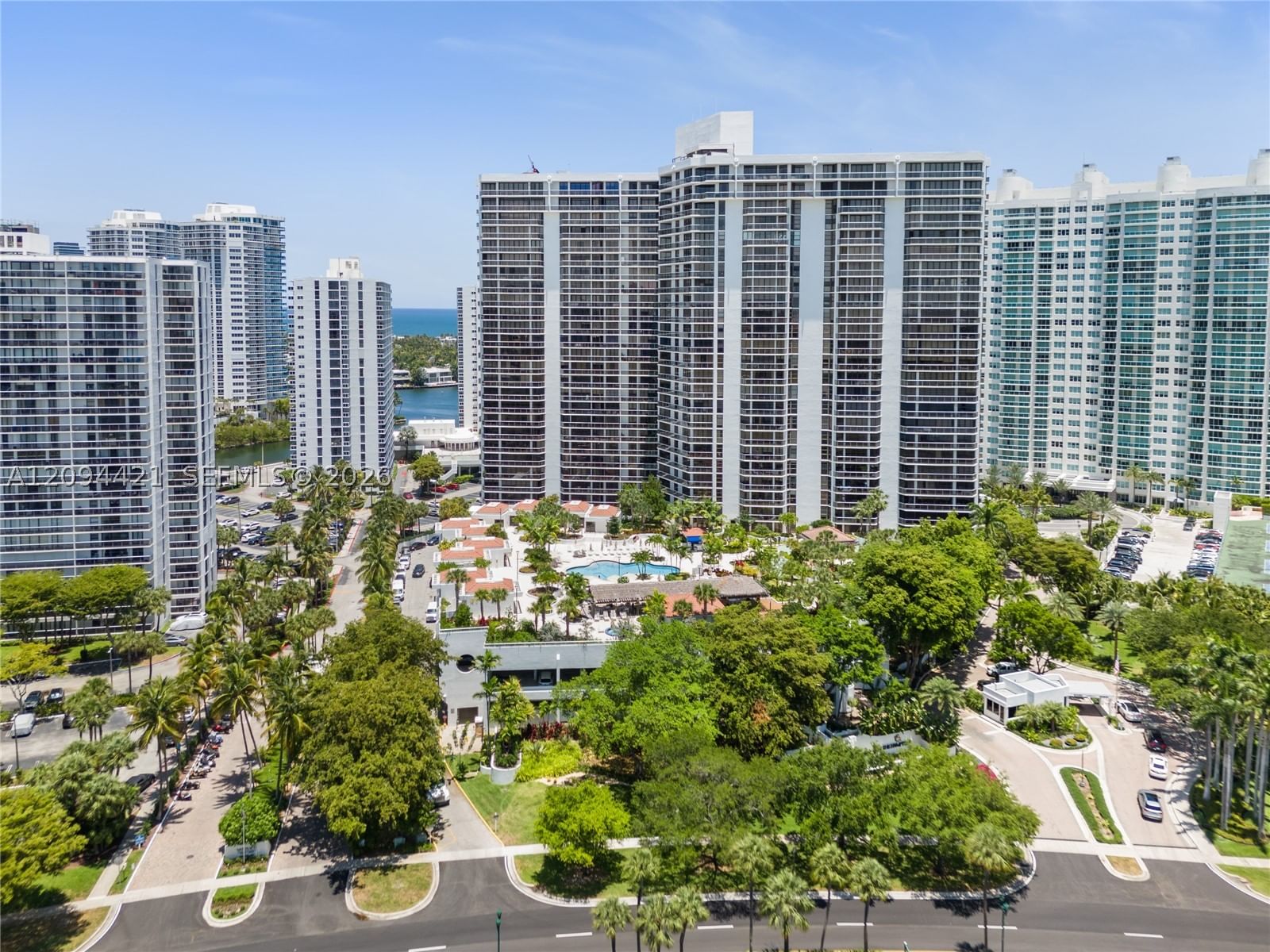 Real estate property located at 20281 Country Club Dr #403, Miami-dade, Hamptons West Condo, Aventura, FL
