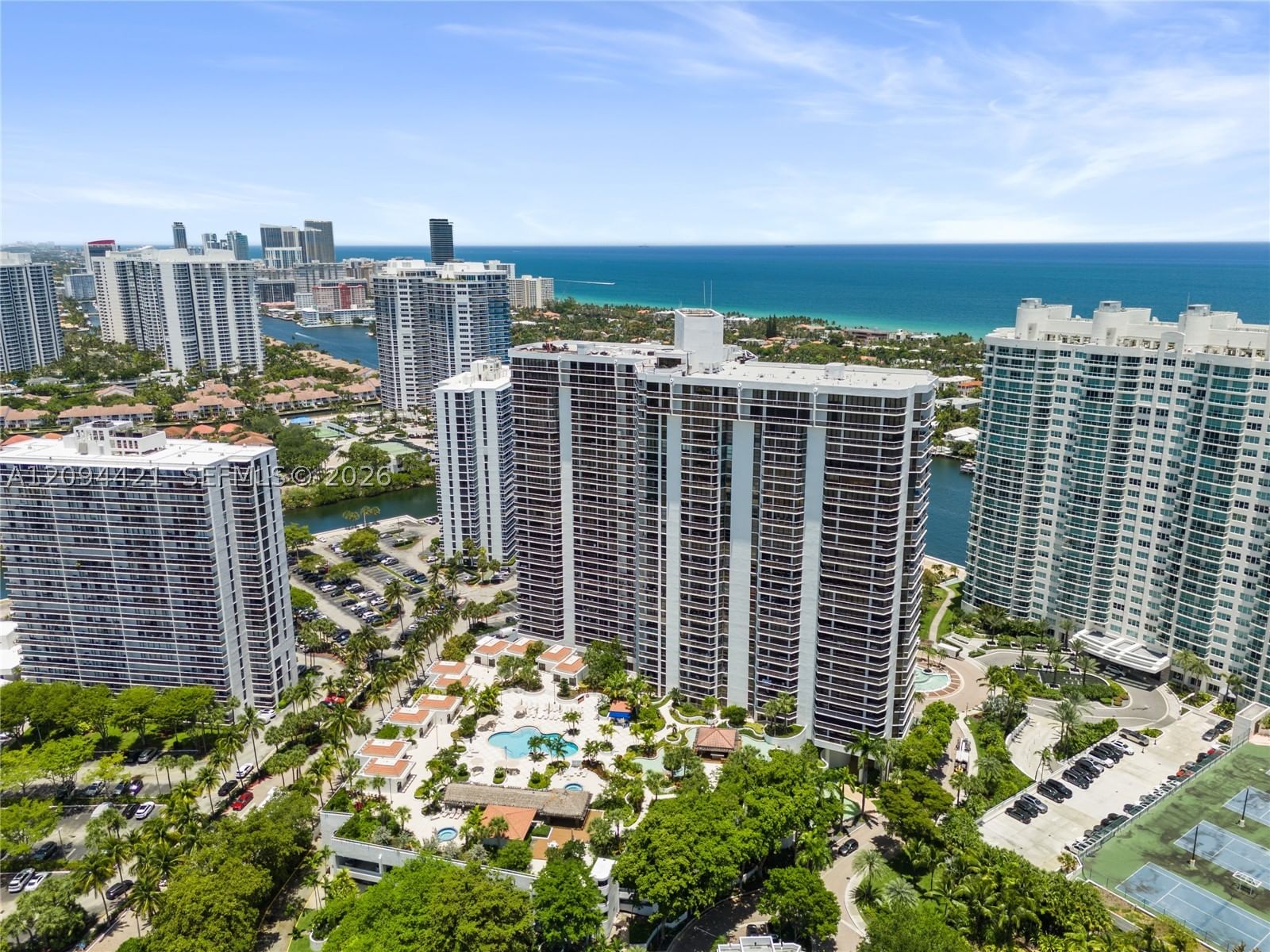 Real estate property located at 20281 Country Club Dr #403, Miami-dade, Hamptons West Condo, Aventura, FL