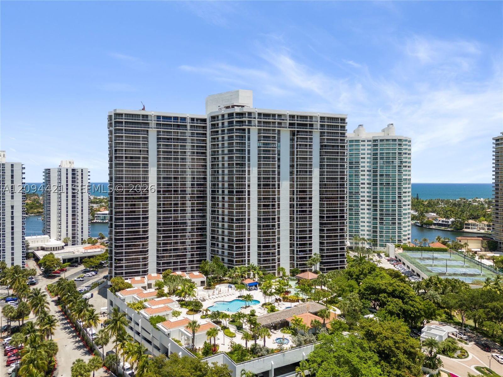 Real estate property located at 20281 Country Club Dr #403, Miami-dade, Hamptons West Condo, Aventura, FL