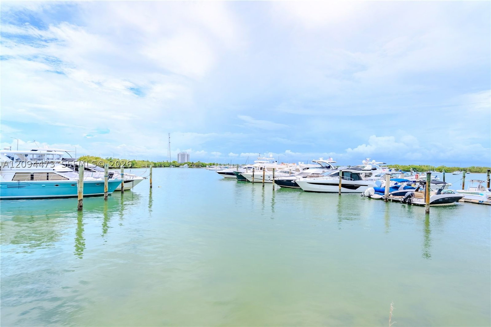Real estate property located at 7904 West Dr #810, Miami-dade, Bayshore Yacht & Tennis, North Bay Village, FL