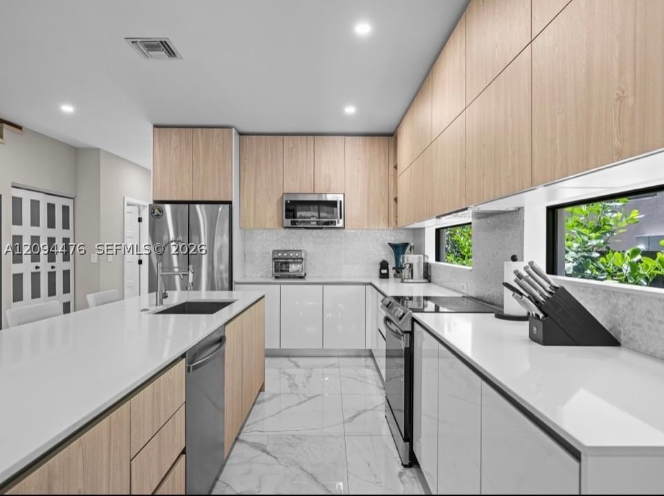 Real estate property located at 307 10th St, Broward, Croissant Park River Sec, Fort Lauderdale, FL