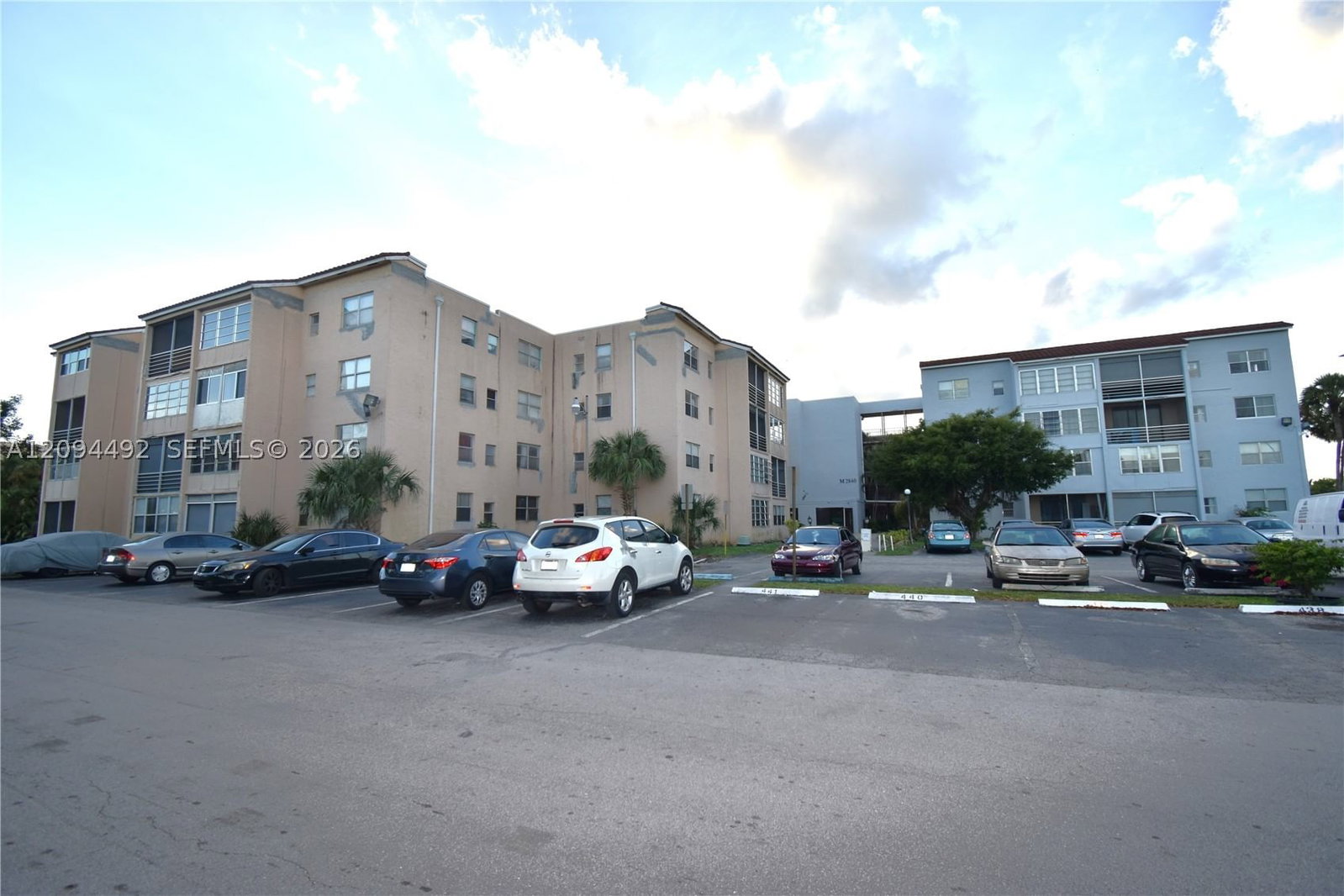 Real estate property located at 2850 Somerset Dr #414L, Broward, Somerset At Lauderdale La, Lauderdale Lakes, FL