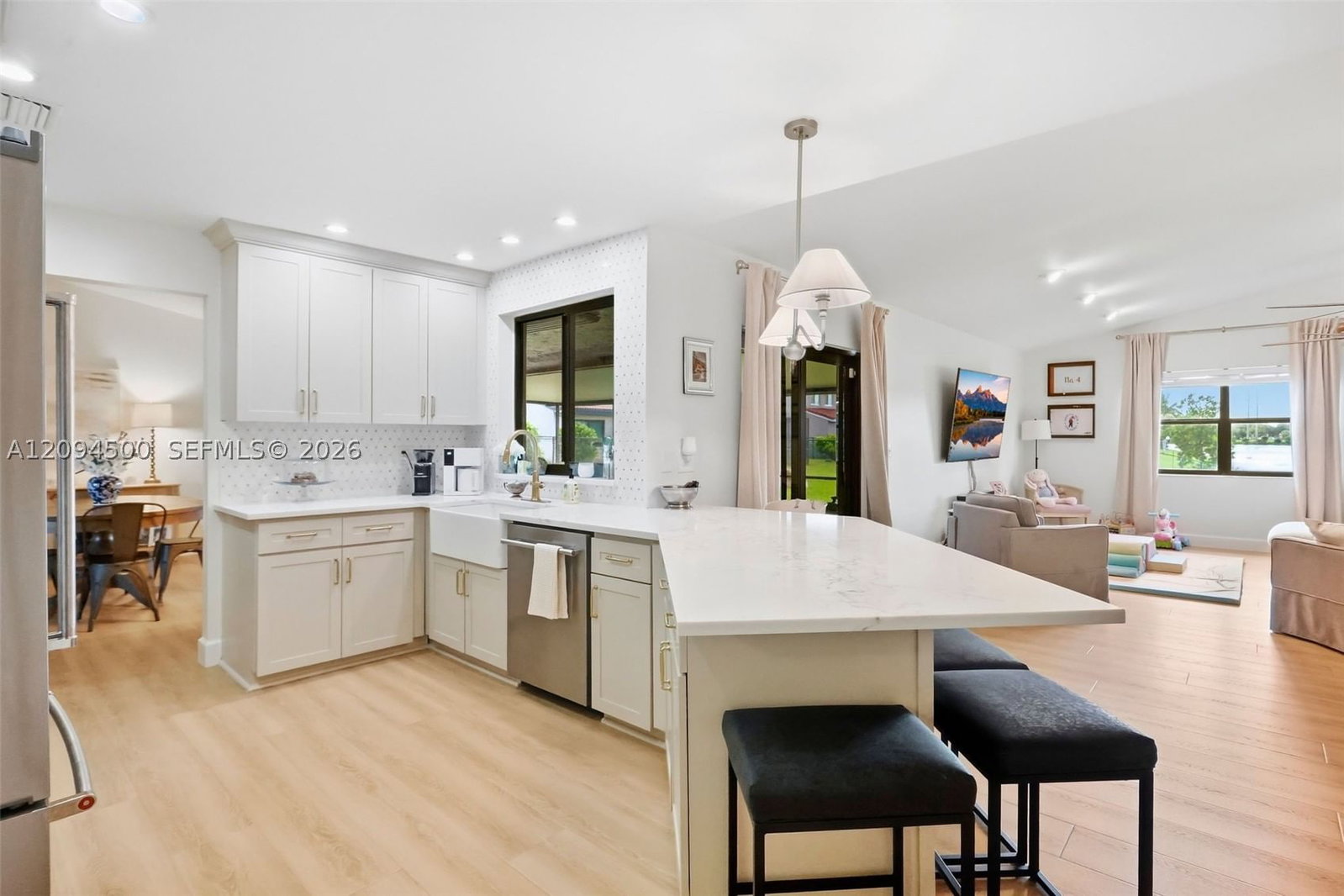 Real estate property located at 15600 Huntridge Rd, Broward, Hawkes Bluff, Davie, FL