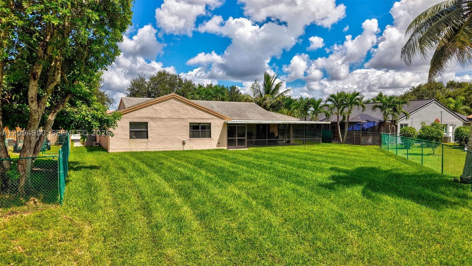 Real estate property located at 15600 Huntridge Rd, Broward, Hawkes Bluff, Davie, FL